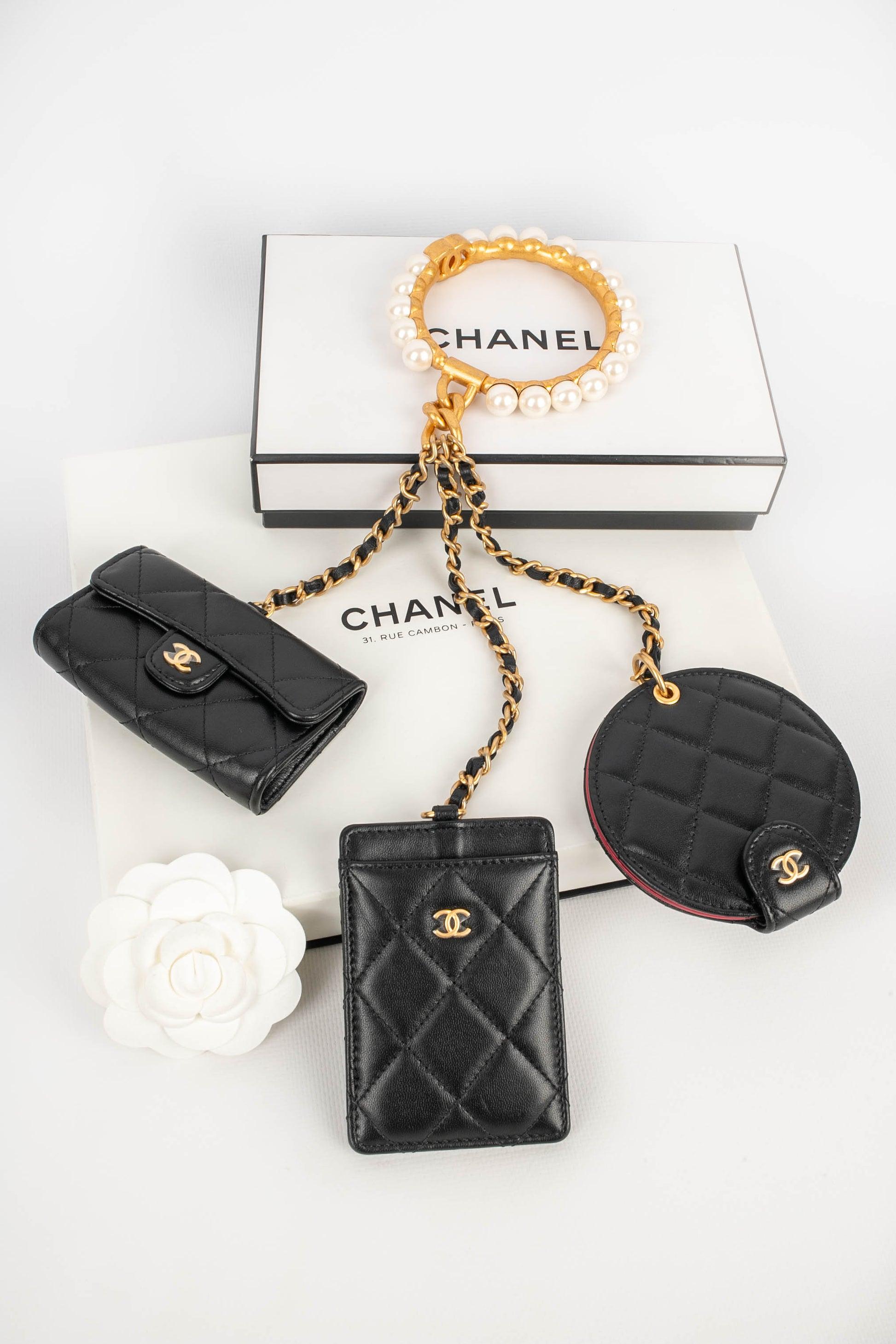 Chanel Bolso Pulsera Tres en Uno, Colección 2021 10