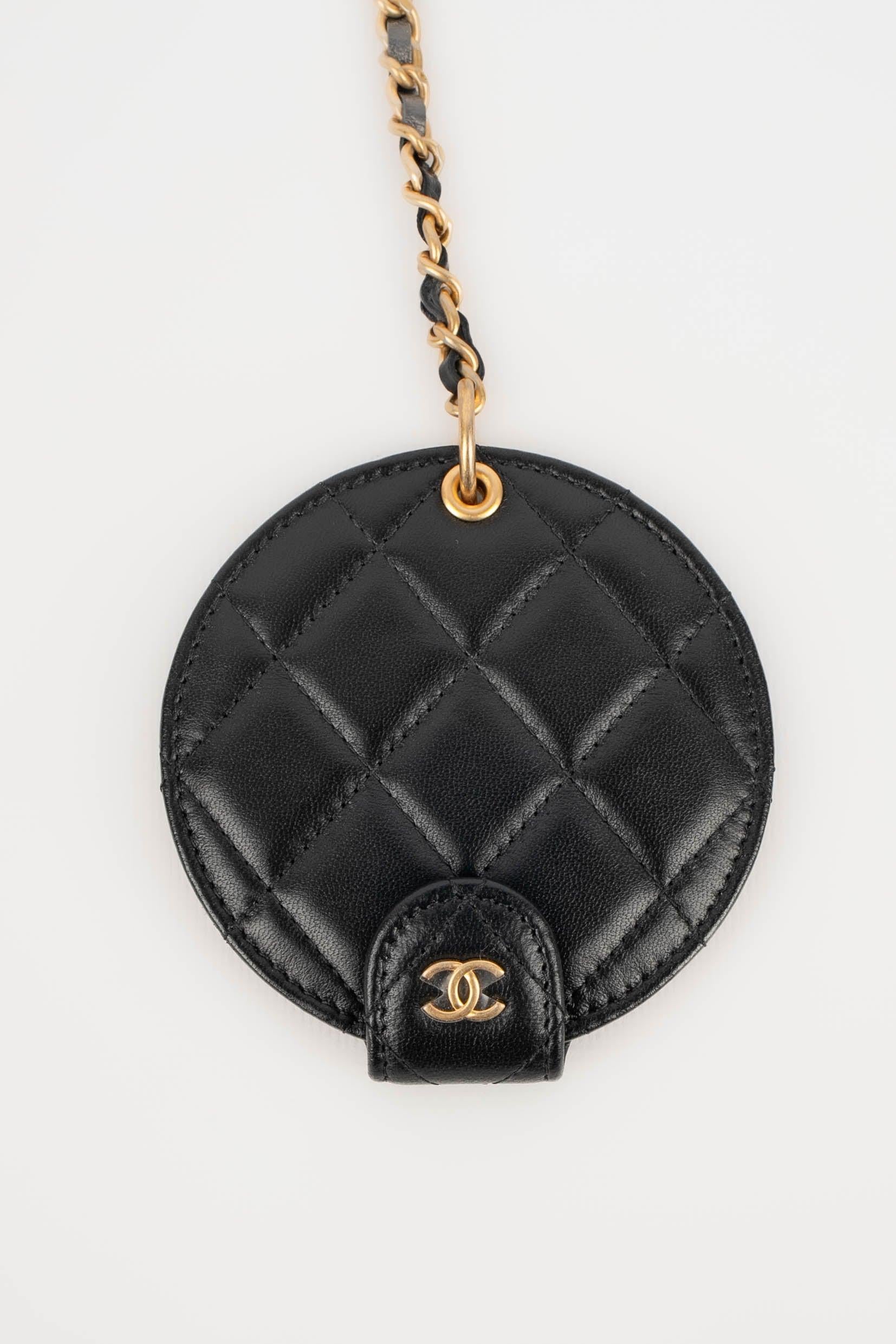 Chanel Bolso Pulsera Tres en Uno, Colección 2021 3
