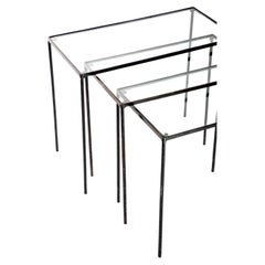 Trois tables gigognes en fer à la manière de Jean - Michel Frank