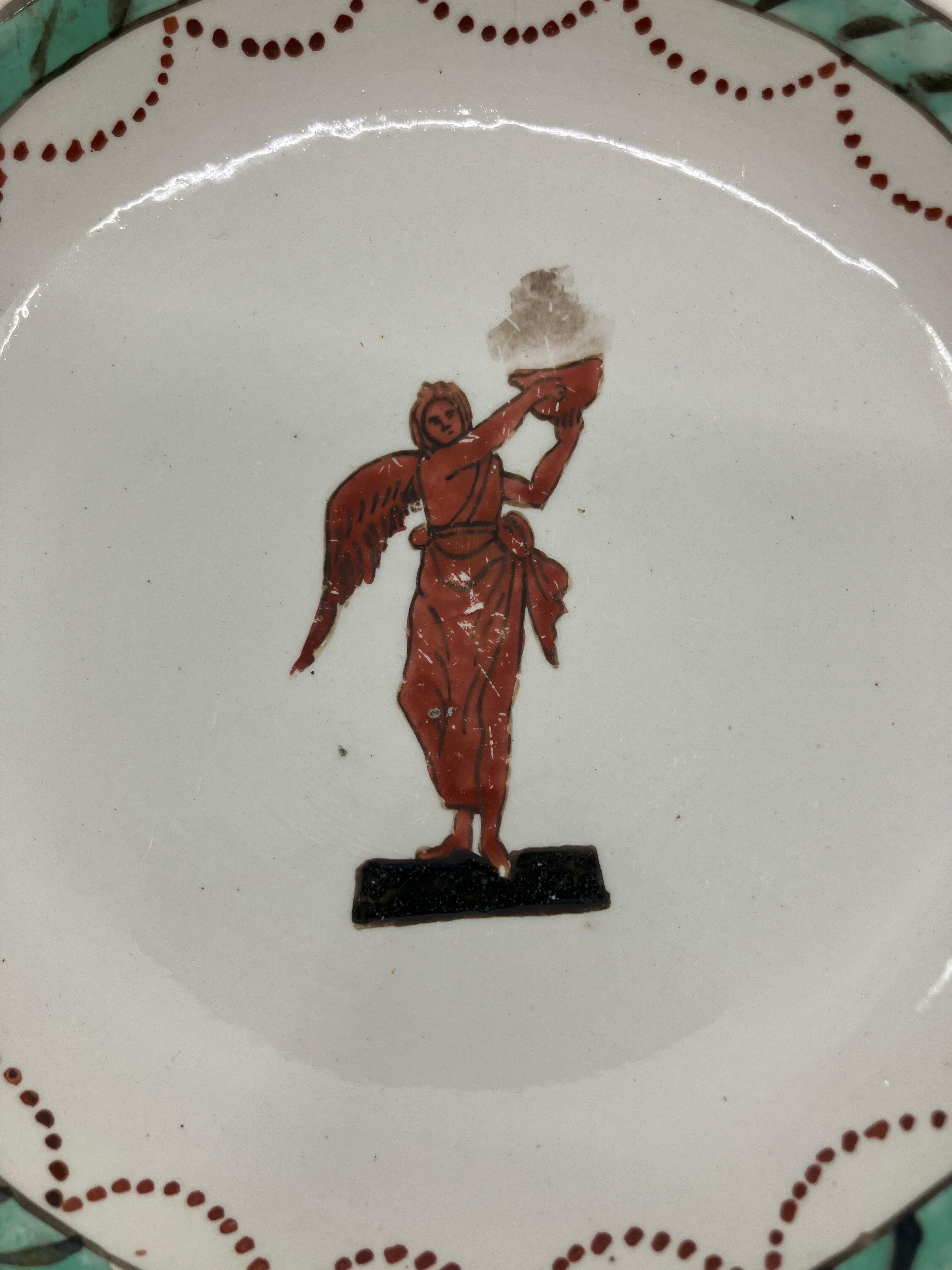 Trois plats italiens en Creamware classique vert et rouge en vente 1