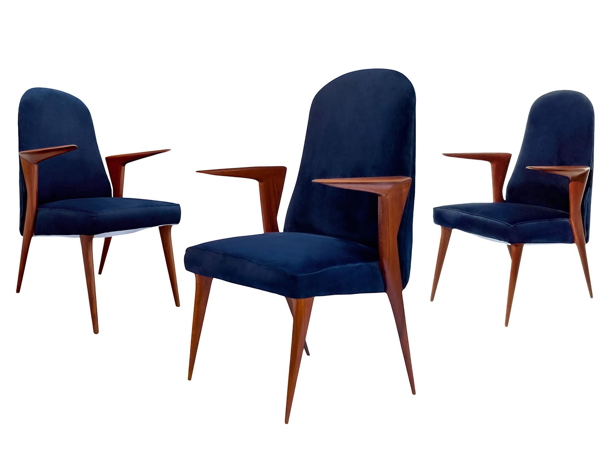 Three Italian Mid-Century chairs with armrests by Vittorio Dassi For Sale