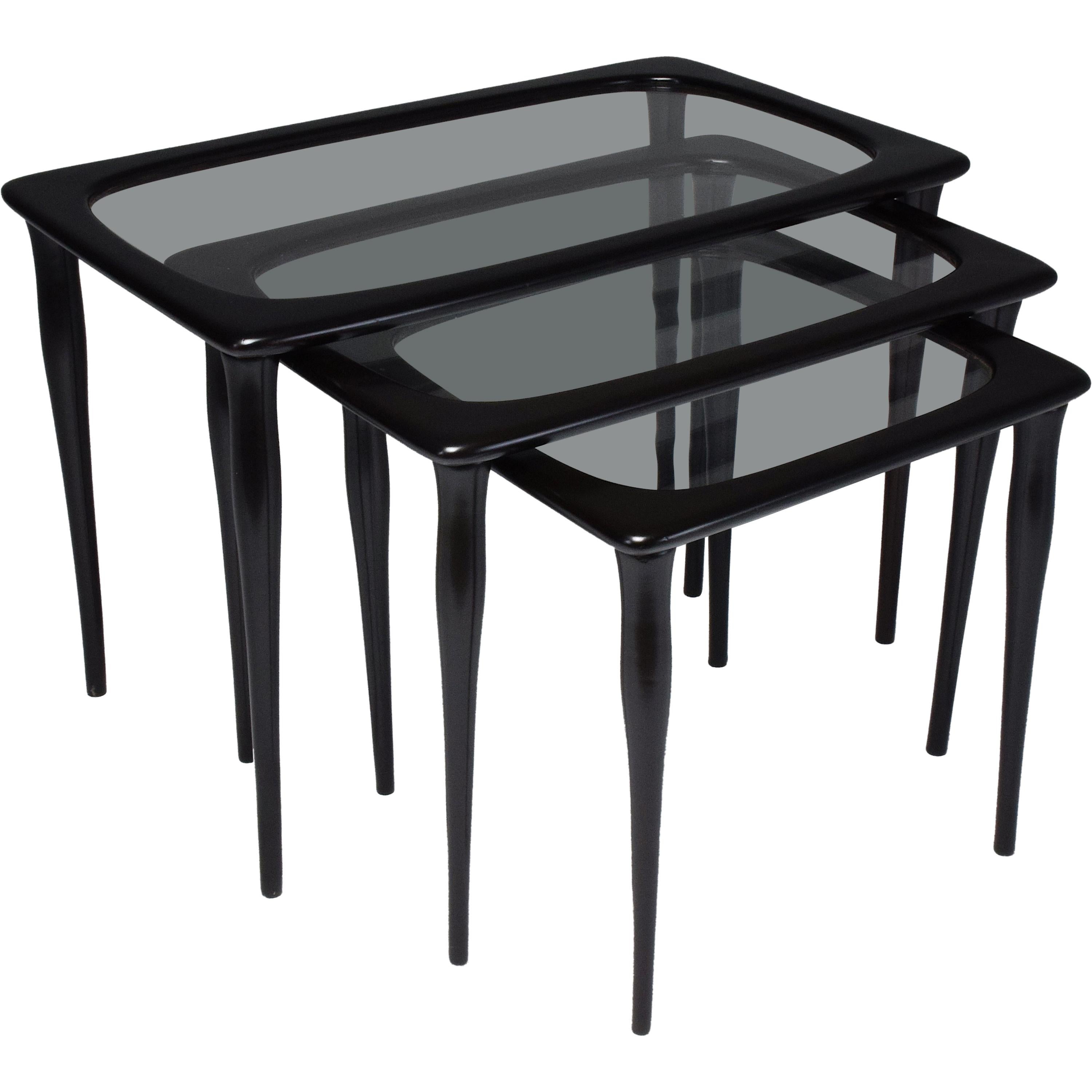 Mid-Century Modern Trois tables gigognes italiennes du milieu du siècle dernier par Ico Parisi, années 1950 en vente