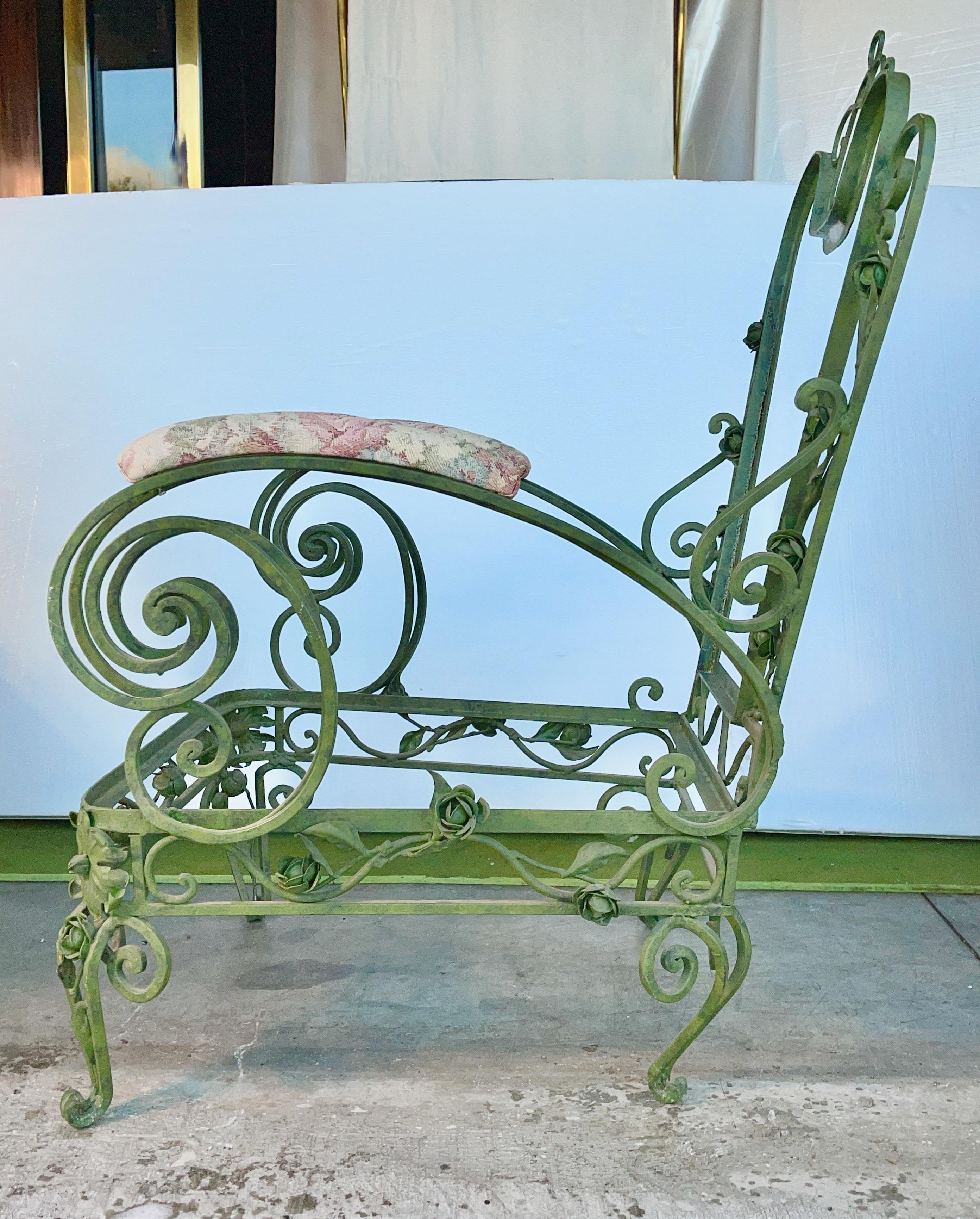 Trois chaises de jardin italiennes en fer forgé circa 1940's en vente 6