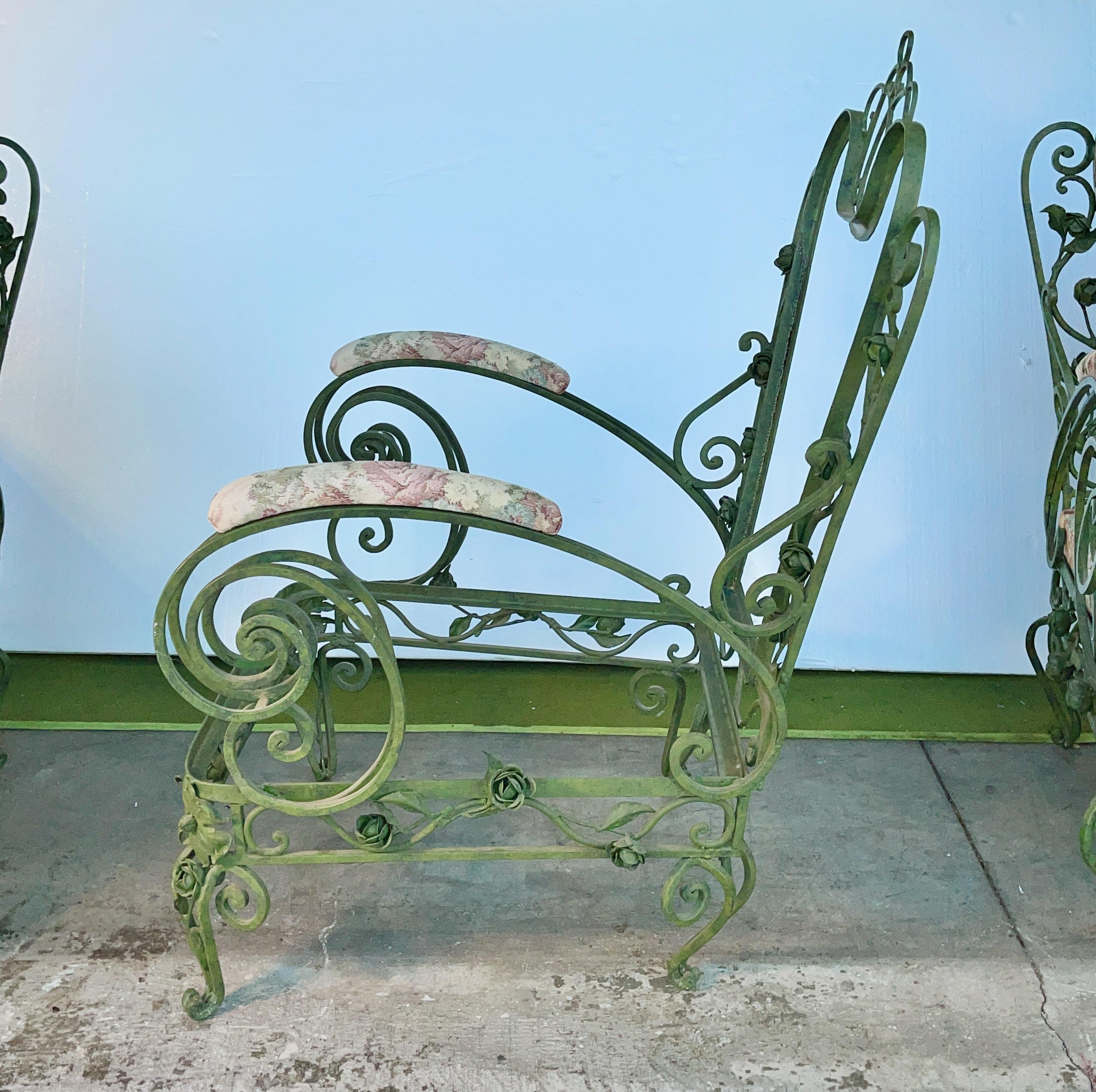 Trois chaises de jardin italiennes en fer forgé circa 1940's en vente 7