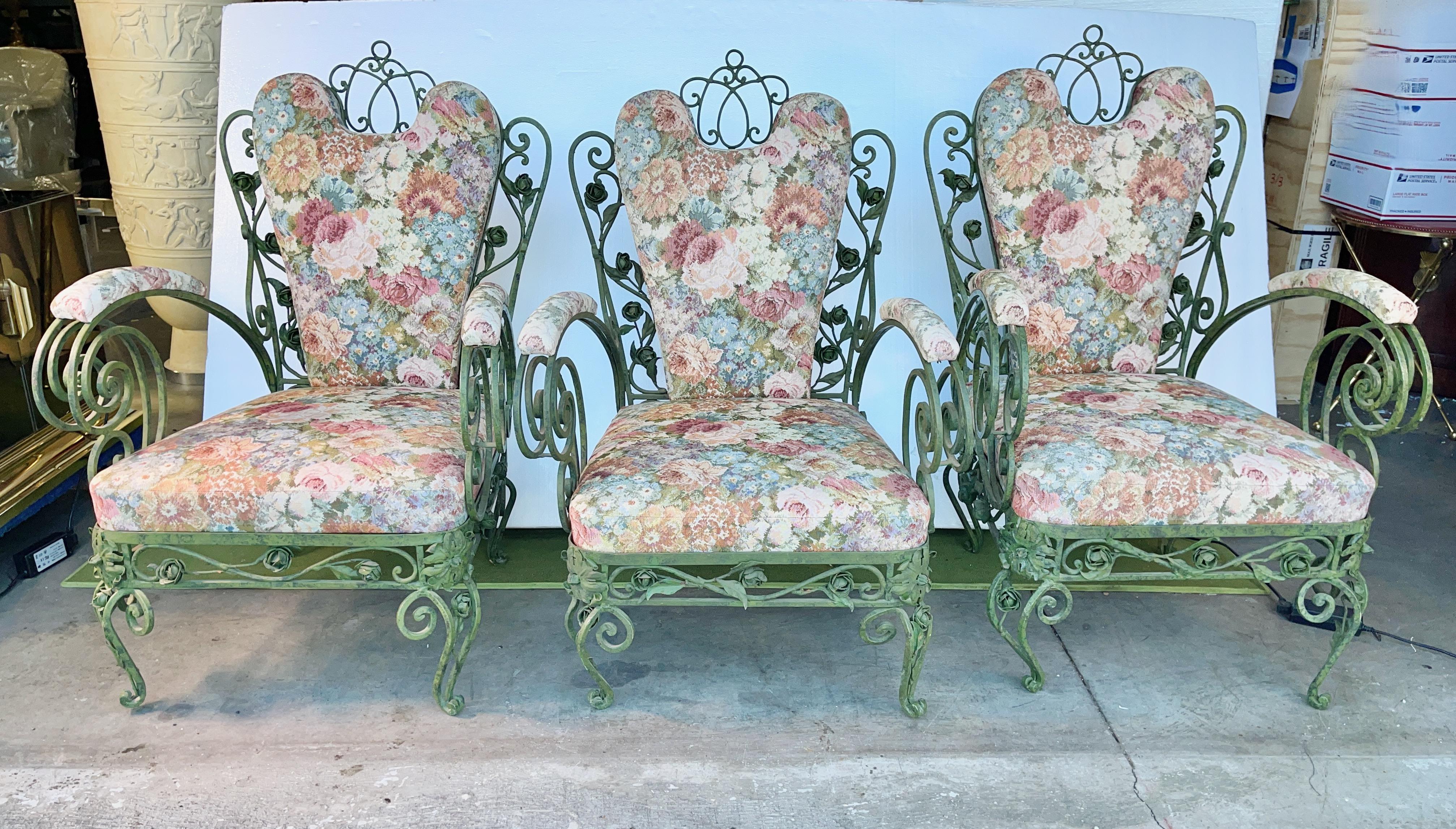 Art déco Trois chaises de jardin italiennes en fer forgé circa 1940's en vente