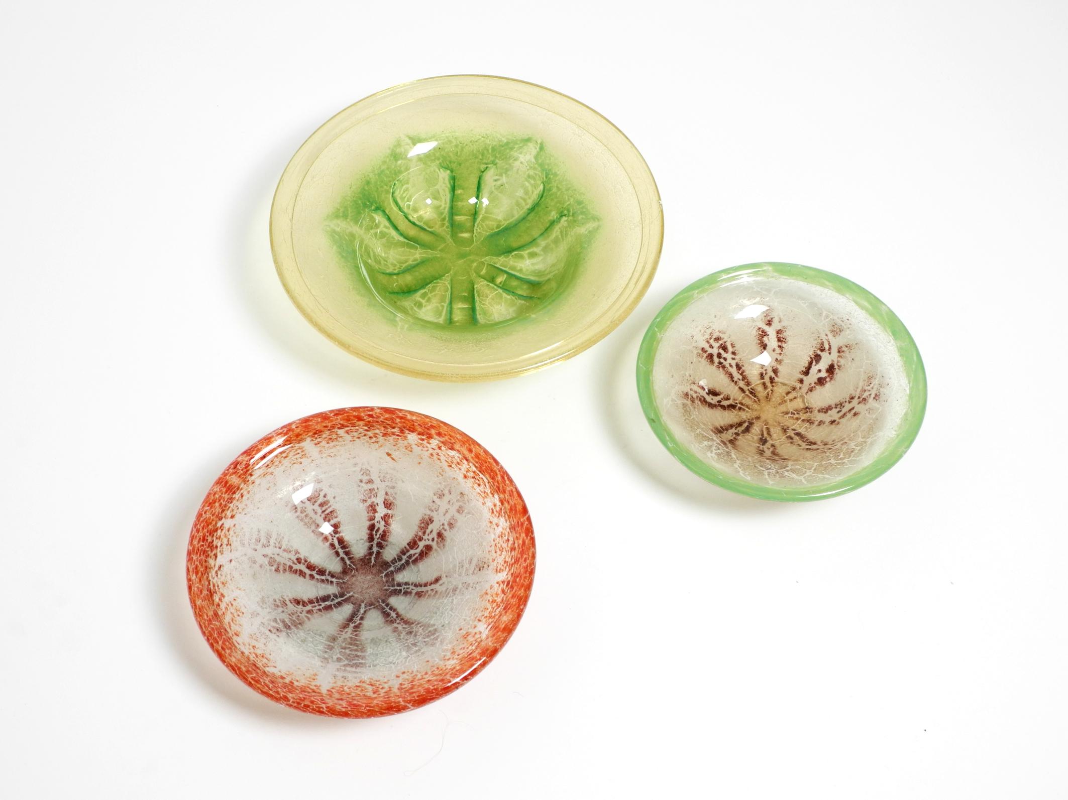 Drei große schöne farbige Glasschalen aus den 1930er Jahren von Karl Wiedmann für WMF Ikora im Angebot 13