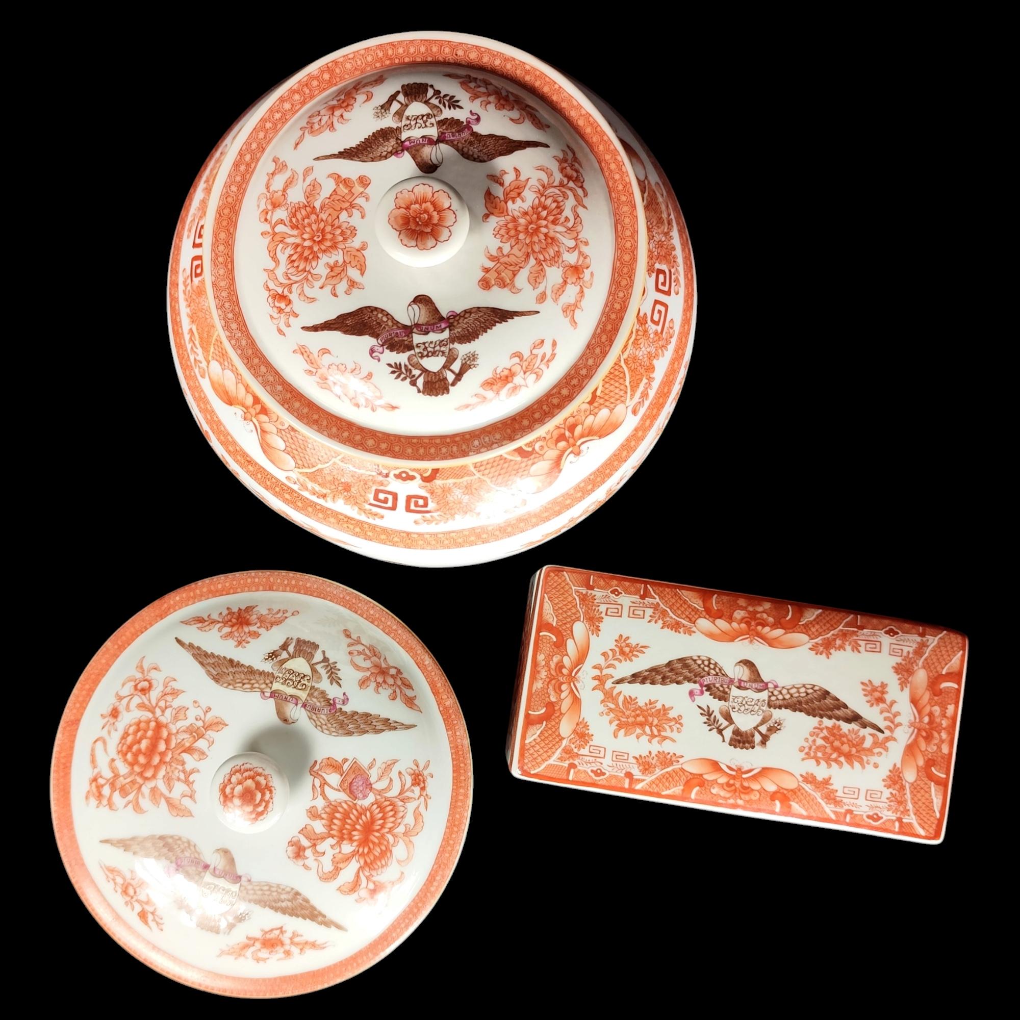 Drei große Stücke von amerikanischem Diplomatenporzellan 