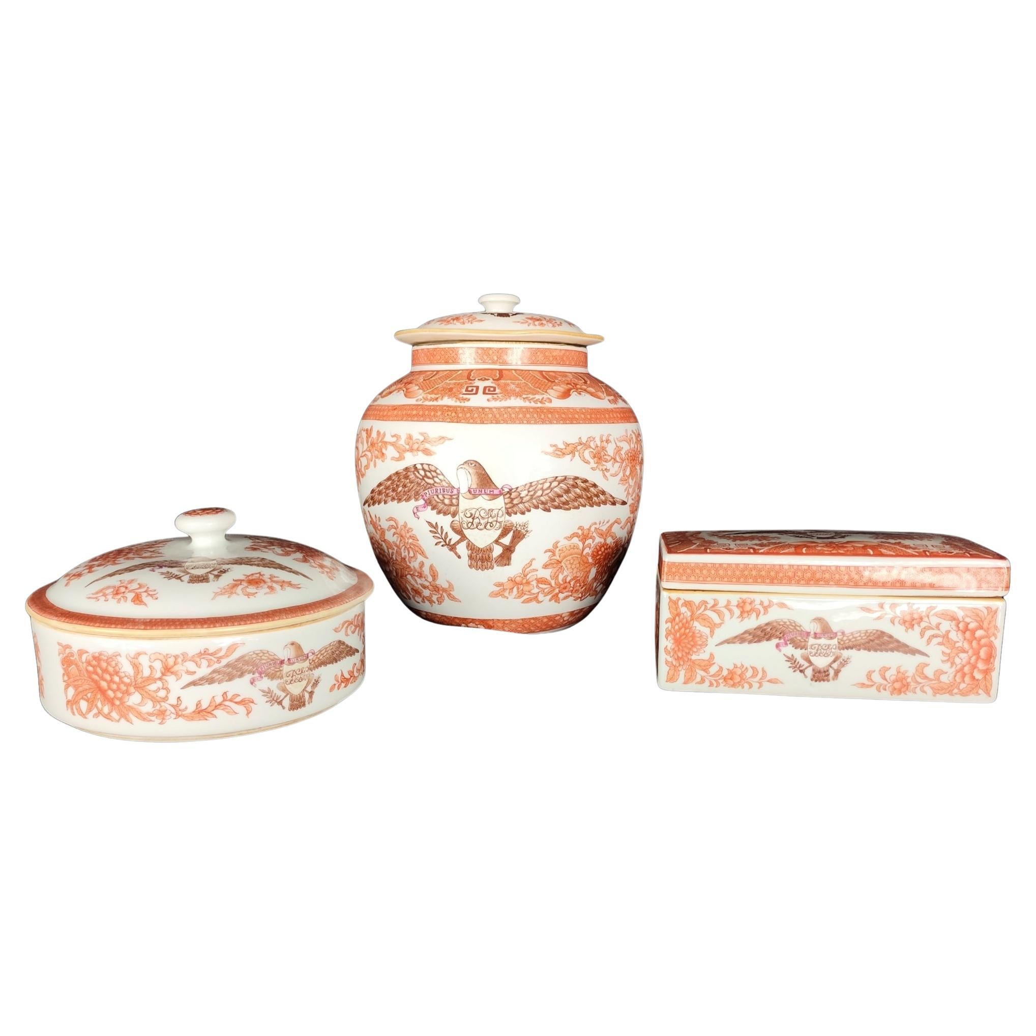 Drei große Stücke von amerikanischem Diplomatenporzellan "Fitzhugh 1815" mit Adler im Angebot