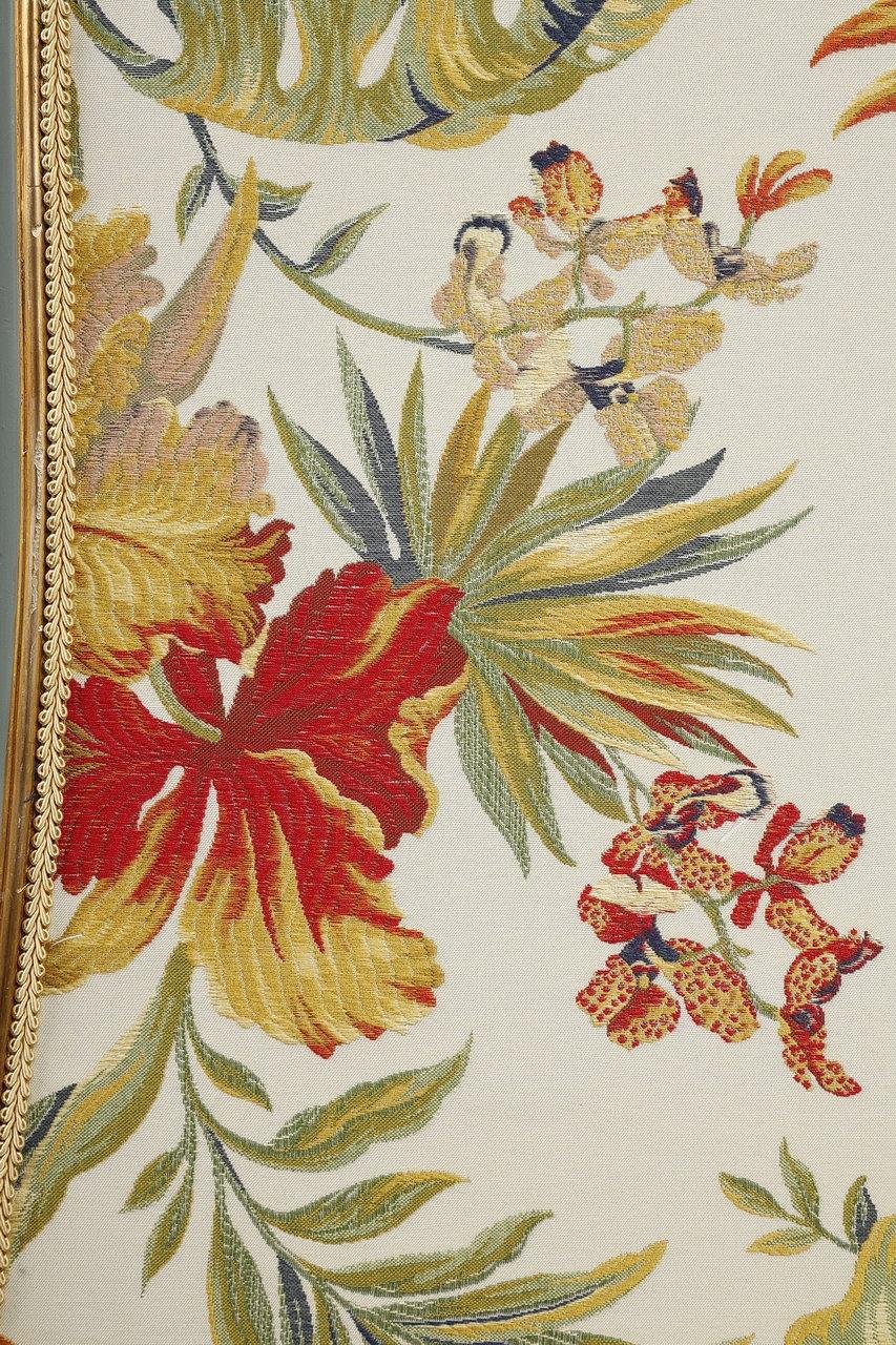 Dreiblattiger Siebdruck im Louis-XV-Stil aus geformtem Holz und besticktem Stoff im Angebot 5