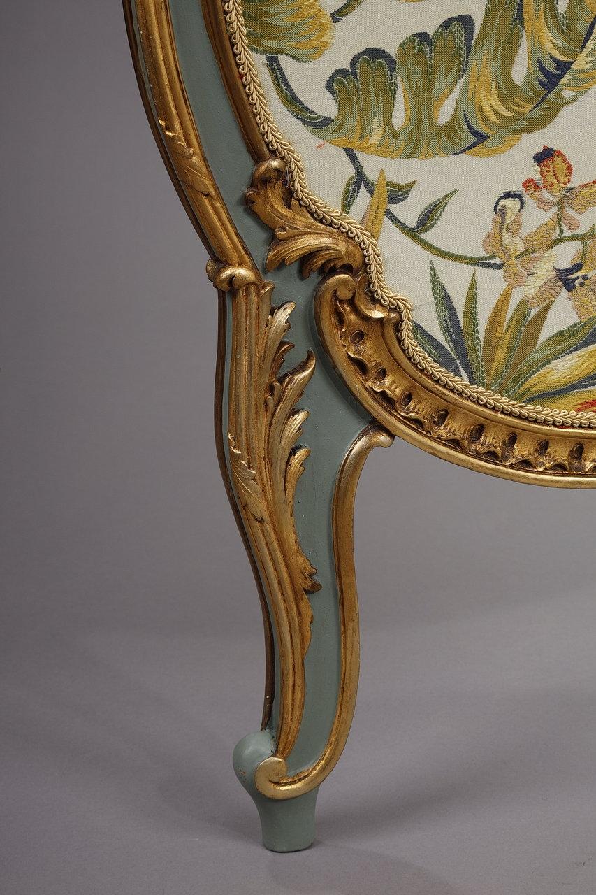 Dreiblattiger Siebdruck im Louis-XV-Stil aus geformtem Holz und besticktem Stoff im Angebot 7