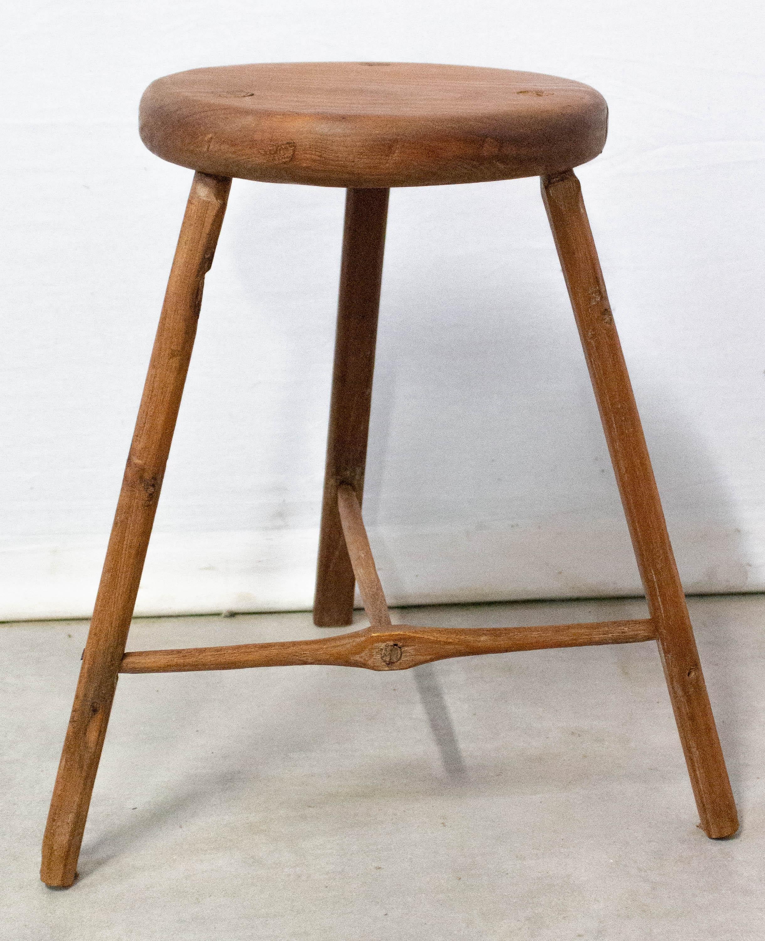 Milking stool or three-leg stool 1960 France
Acacia
The three legs are joined by two perpendicular cross-supports that sit low to the ground for added stability.
Very good condition.

For shipping: 41 x 41 x 47 cm 3 kg.