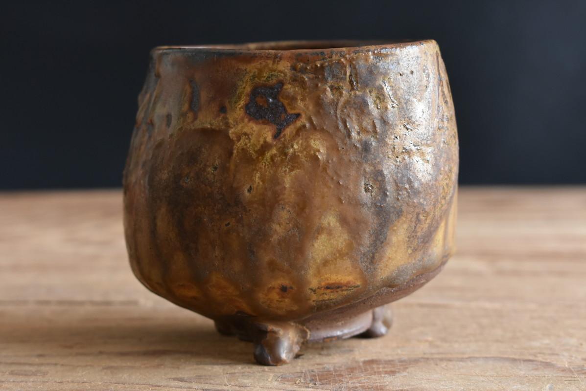 Glazed Three-Legged Bowl Made in the Edo Period in Japan /