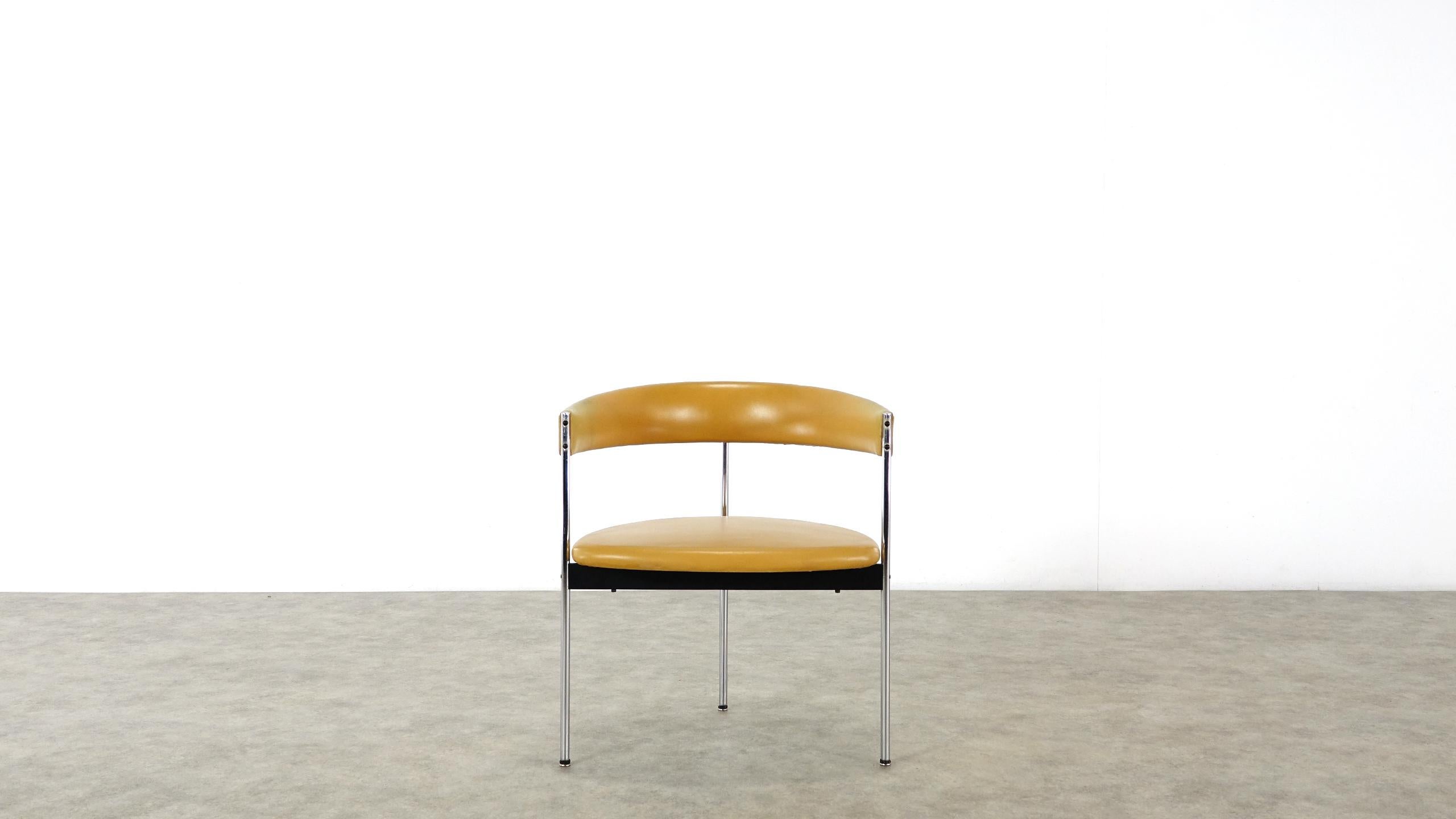 Dreibeiniger Stuhl mit drei Beinen Design Dieter Waeckerlin für Idealheim im Angebot 1