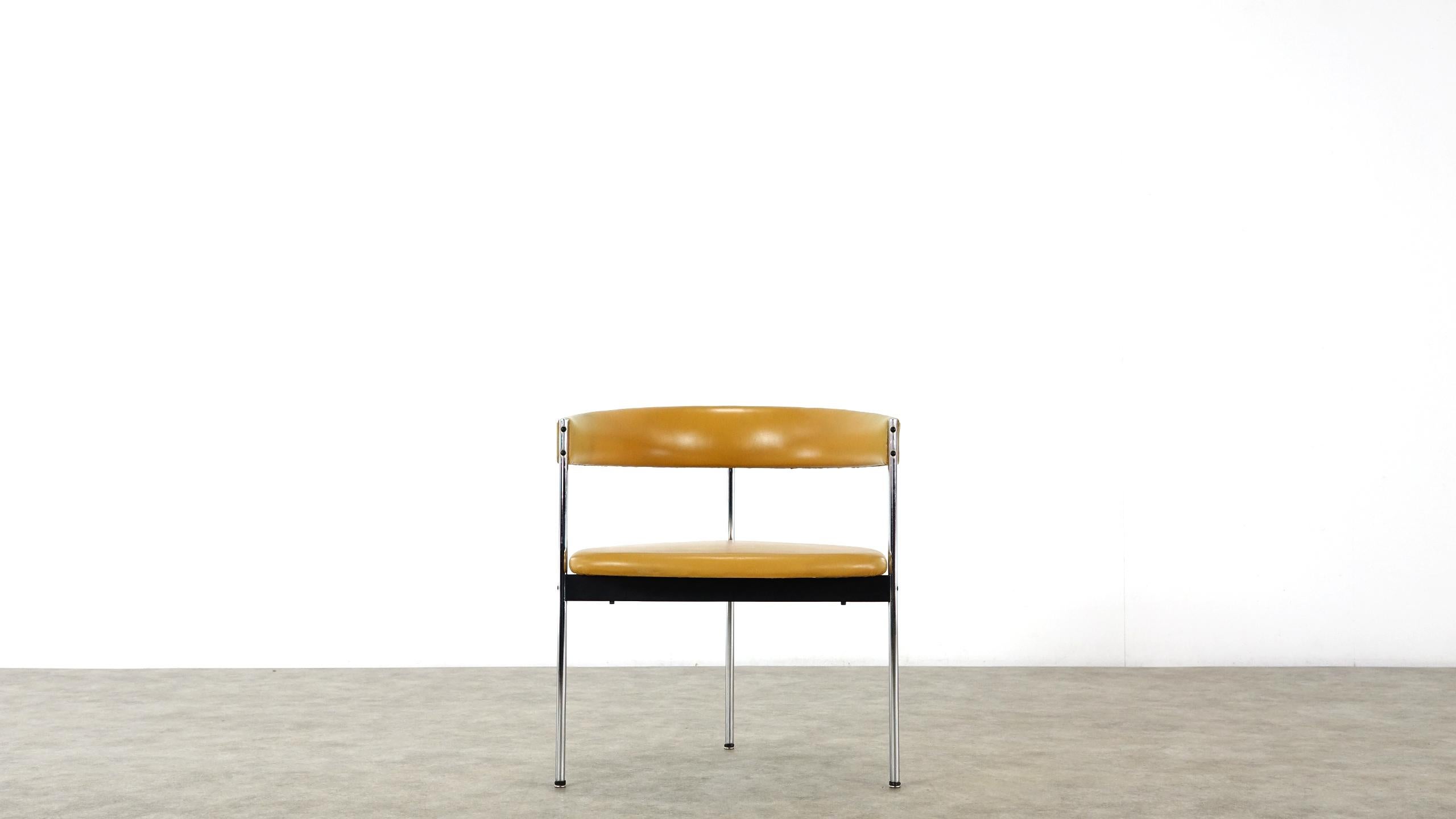 Mid-17th Century Three-Legged Chair Design Dieter Waeckerlin for Idealheim