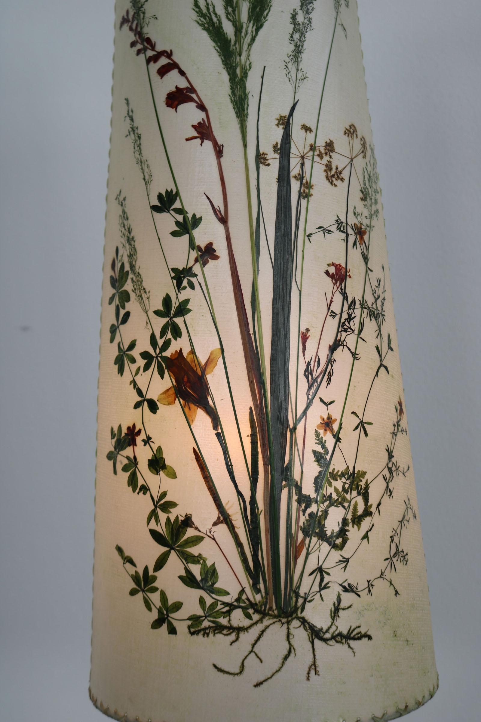 Three-Legged Floor Lamp with Real Dried Flowers from the 50s For Sale 2