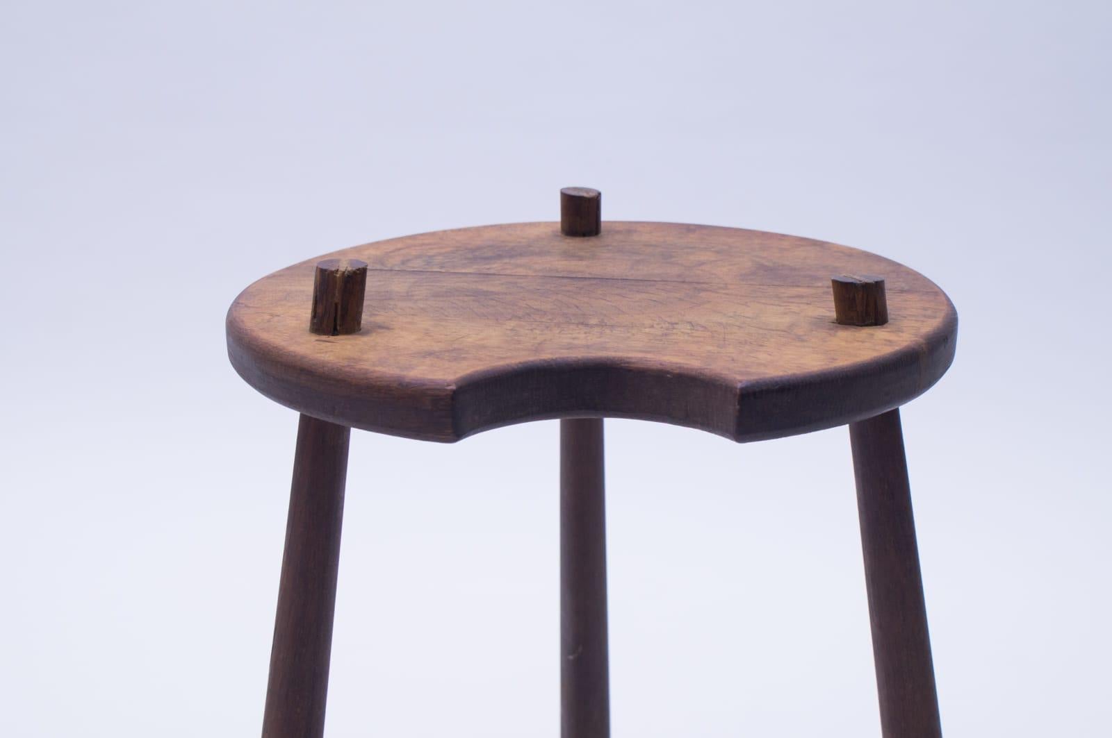 Three-Legged Midcentury Wooden Stool, France, 1950s In Good Condition In Nürnberg, Bayern