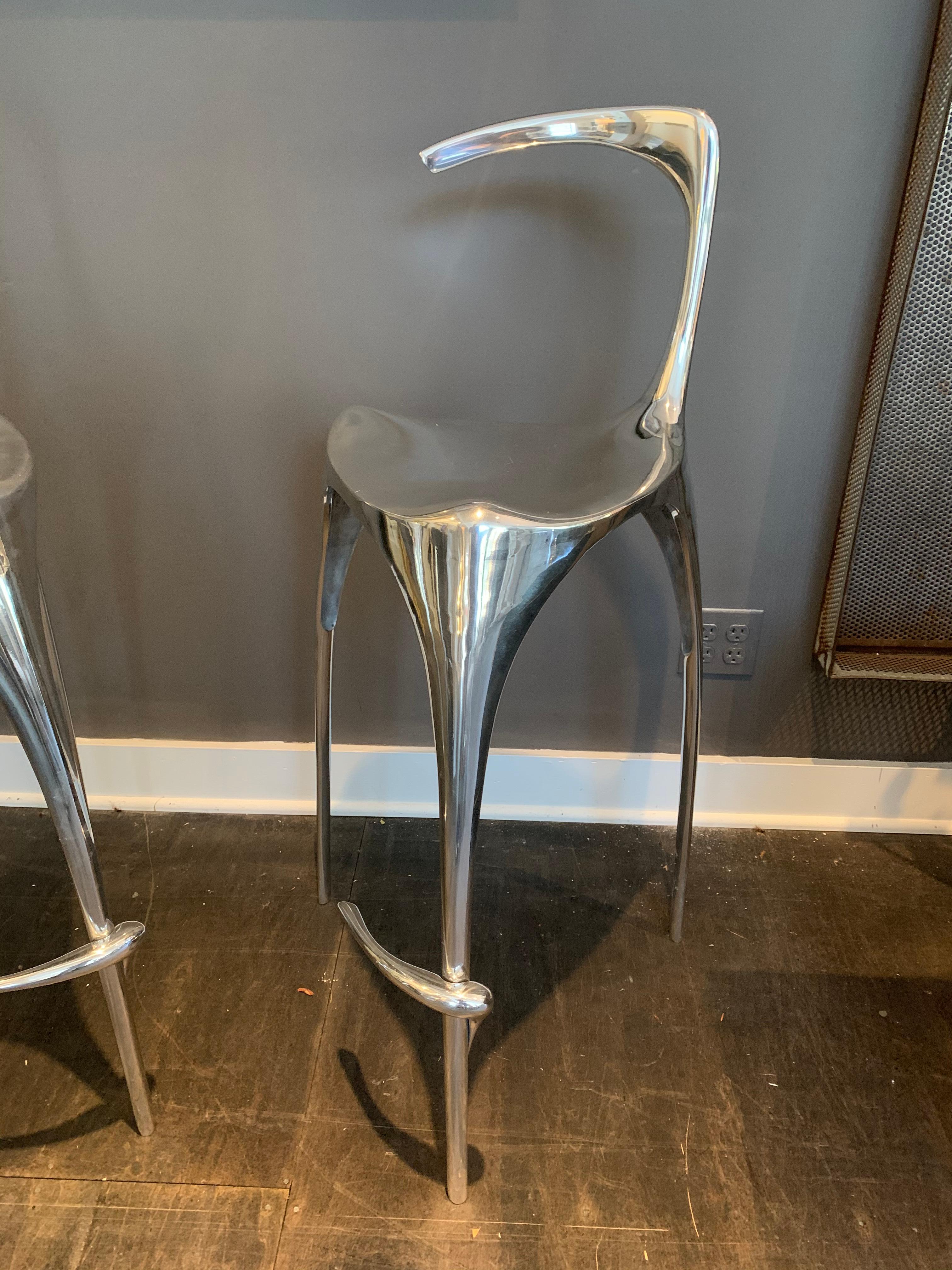 Three-Legged Sculptural Pair of Heavy Polished Aluminum Bar Stools For Sale 9