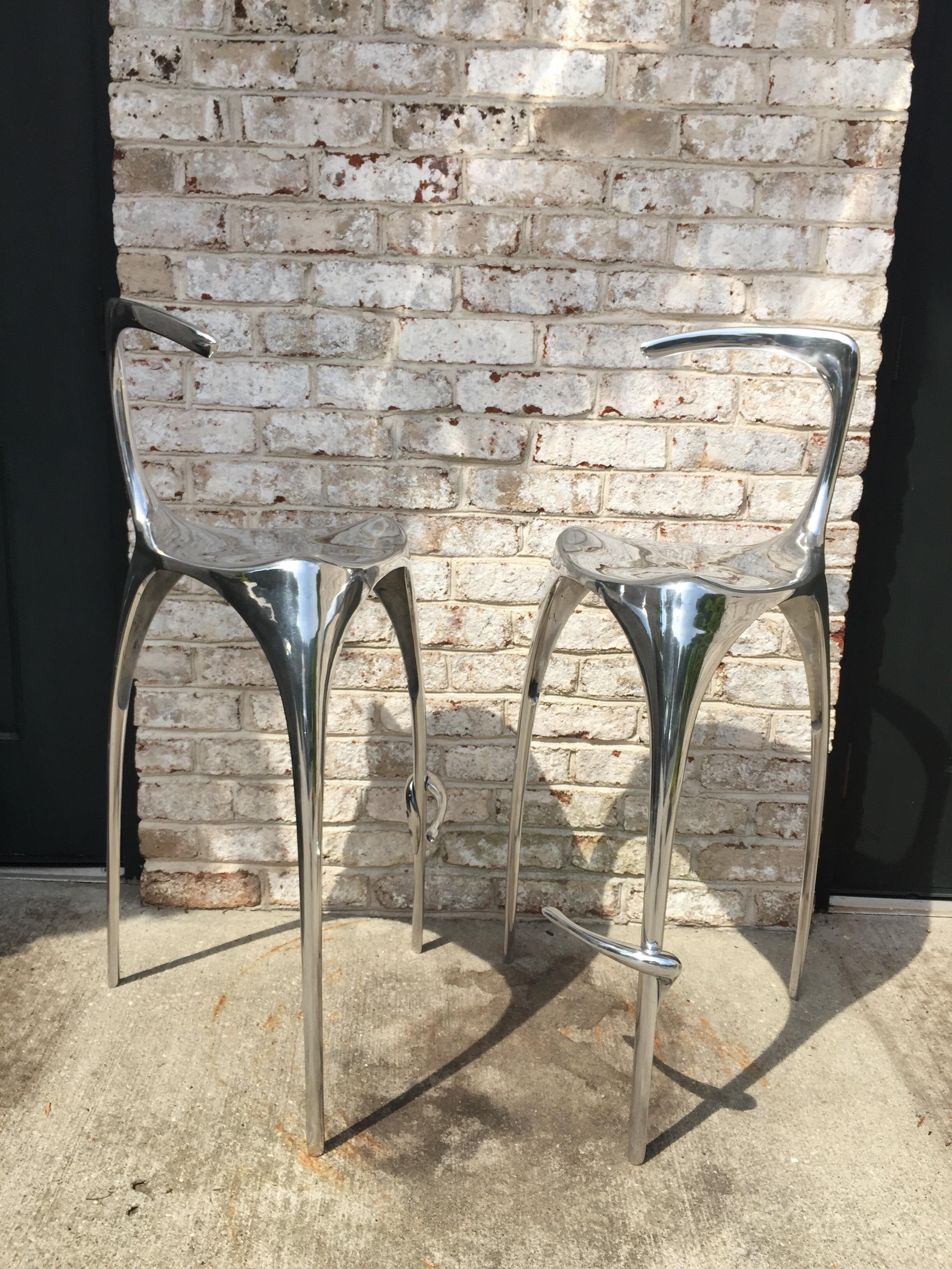 Three-Legged Sculptural Pair of Heavy Polished Aluminum Bar Stools In Good Condition For Sale In East Hampton, NY