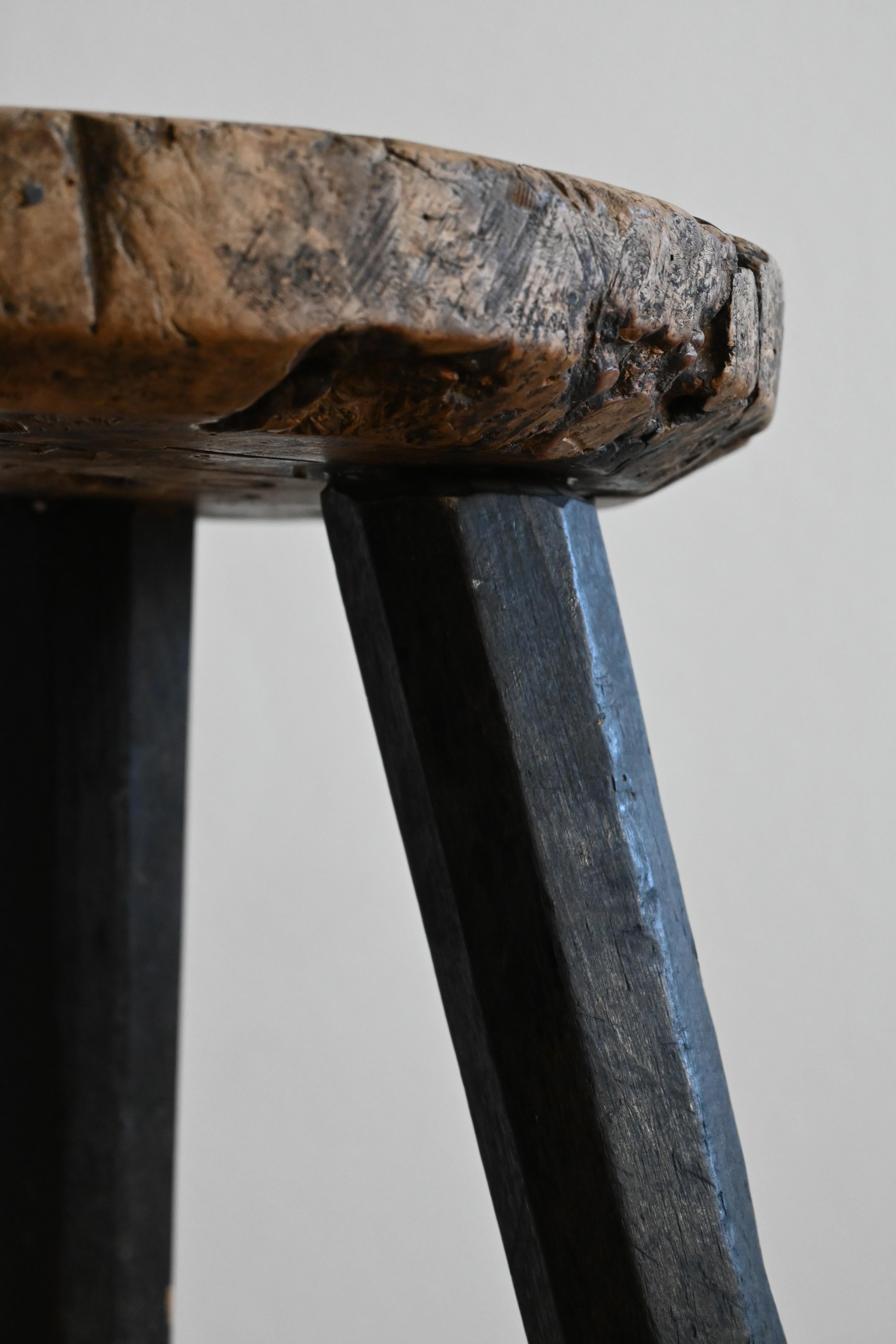 Three-legged Stool from 1798 from Northen Sweden For Sale 2