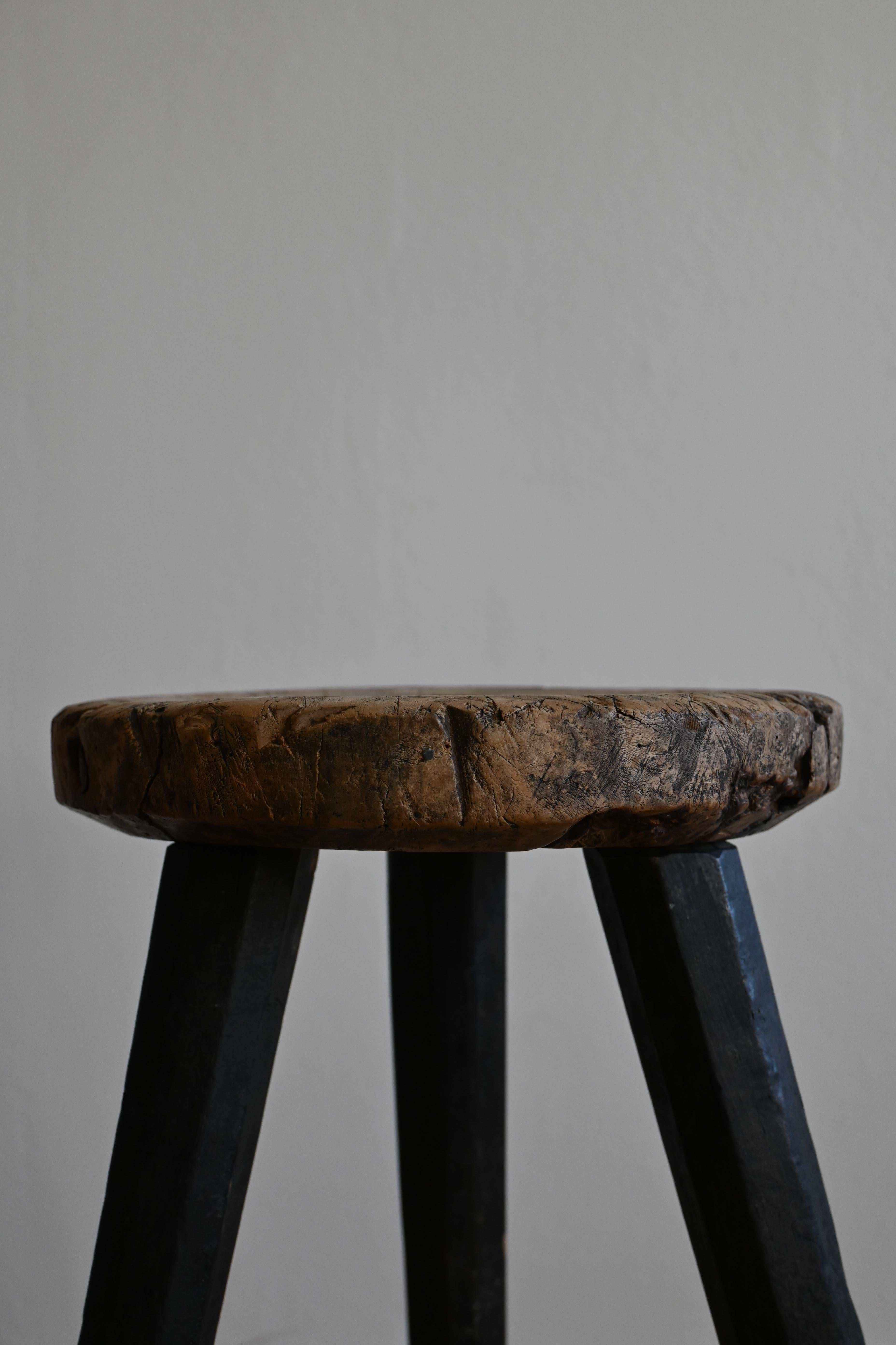 Three-legged Stool from 1798 from Northen Sweden For Sale 3