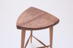 Tabouret à trois pieds en noyer Moderne MidCentury