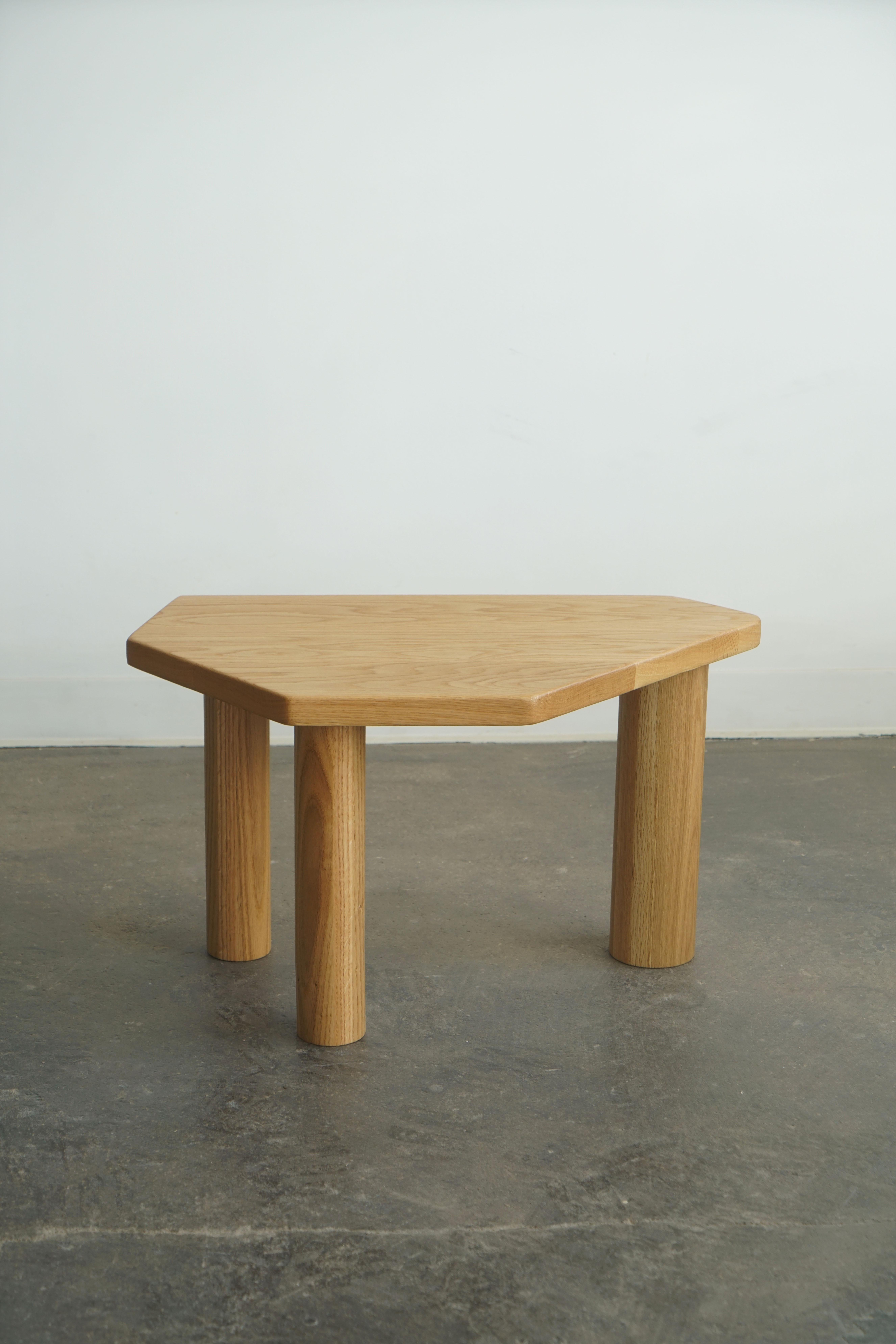 Organique Table Three Legger de Last Workshop en chêne blanc massif, moderne et organique en vente