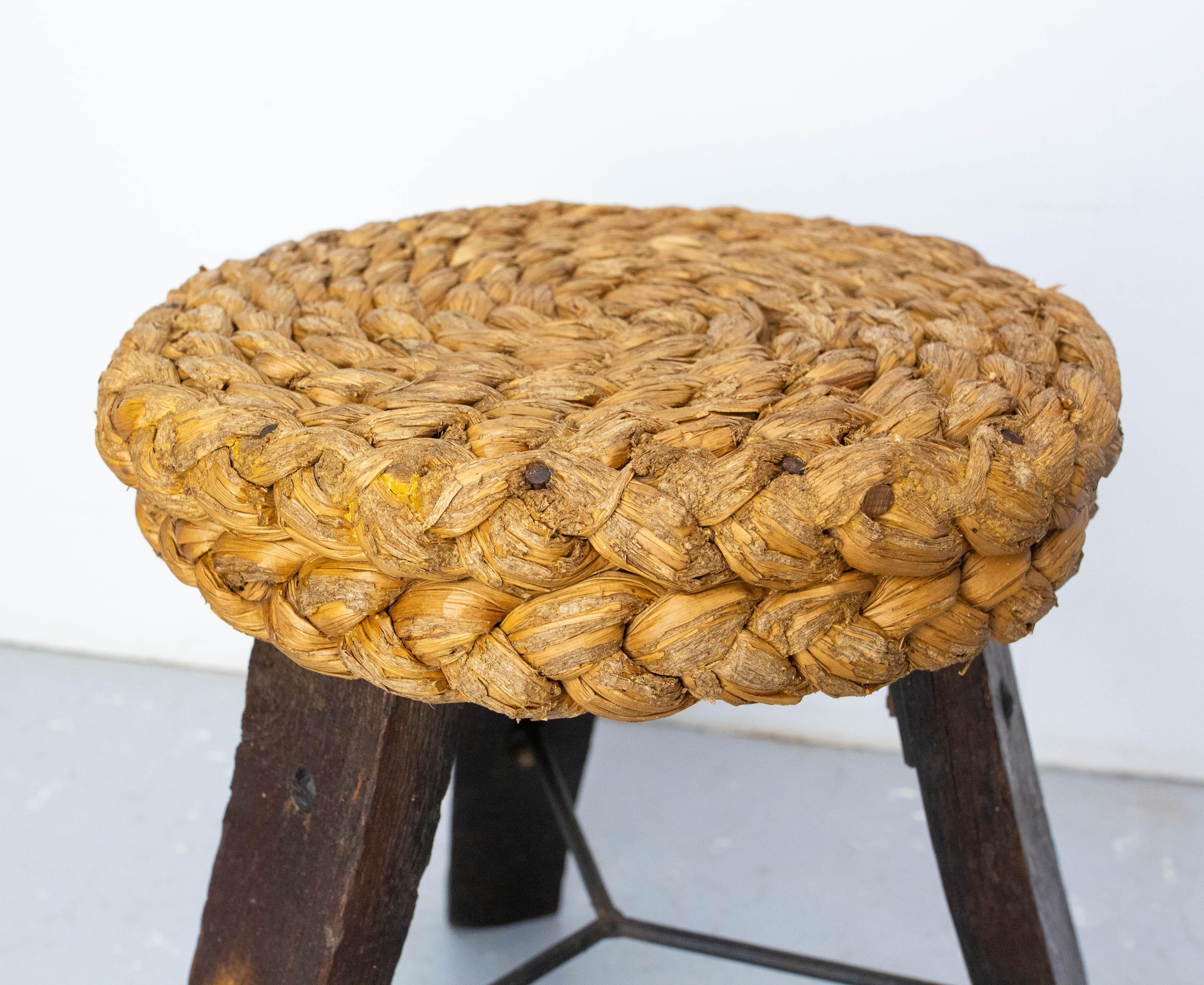 Three Legs Stool Round Oak, Iron & Straw by Audoux-Minnet, France circa 1950 For Sale 2