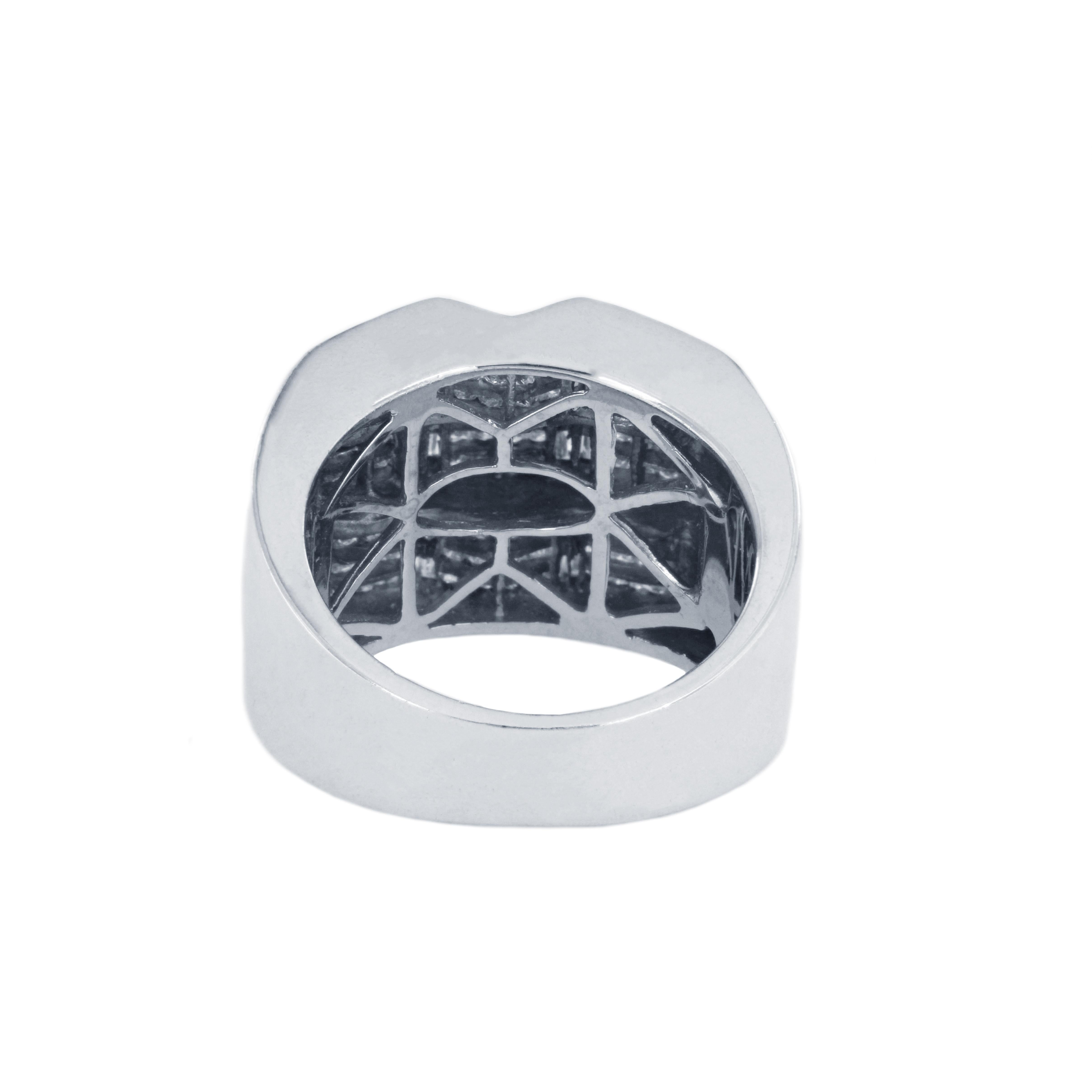 Men's Three level 14k White Gold Ring with 3.5ct Diamonds, VS/G For Sale