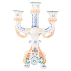 Candélabre à trois lumières en faïence portugaise