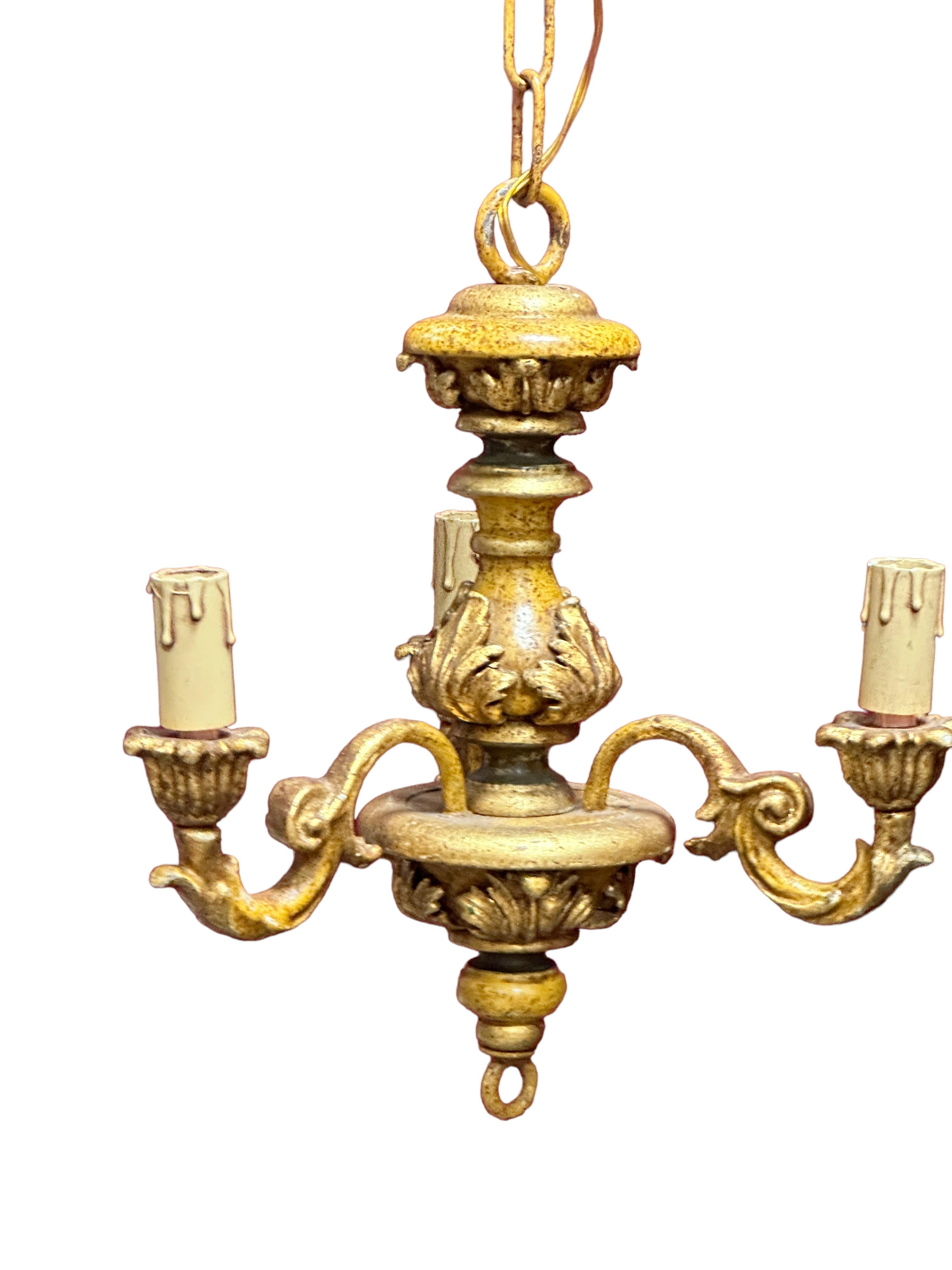 Mid-20th Century Three Light Gilt wood Hollywood Regency Chandelier Tole, Germany 1950s For Sale