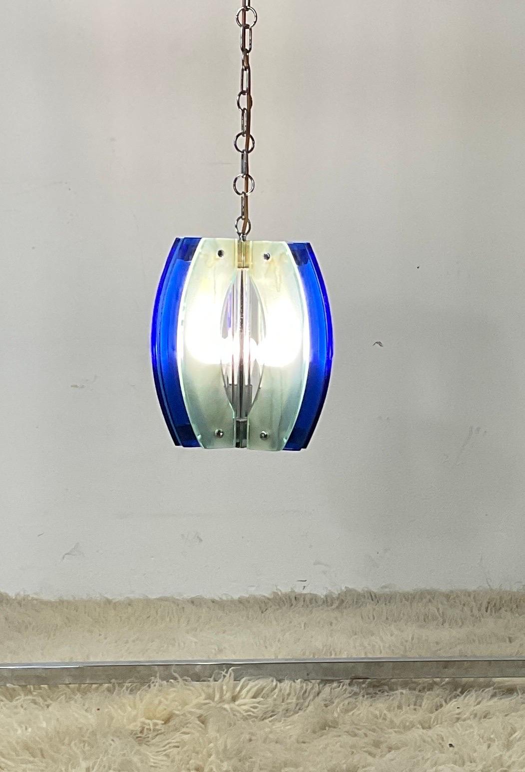 Lustre à trois lumières, verre coloré attribuable à Fontana Arte en vente 8