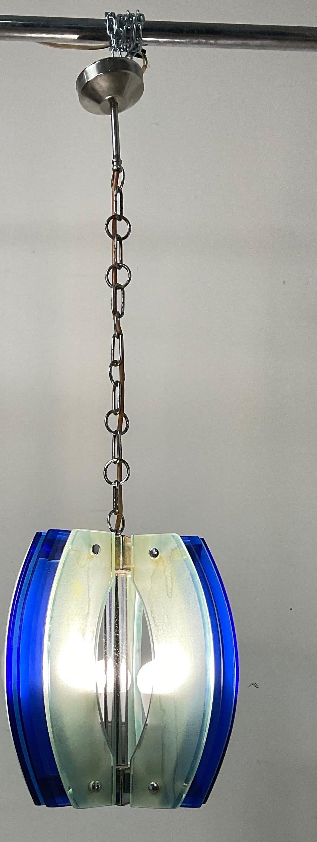 Three lights chandelier, colored glass attributable to Fontana Art For Sale 11