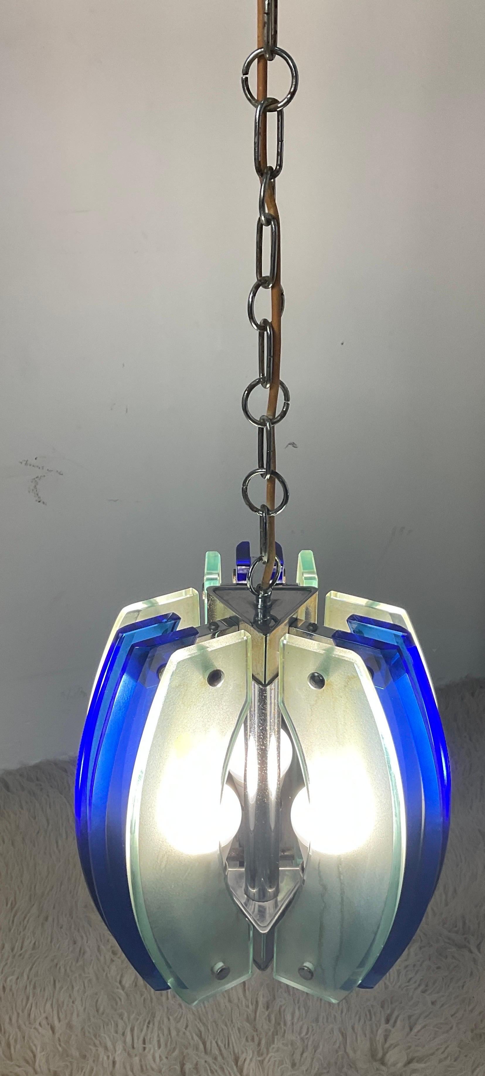 Late 20th Century Three lights chandelier, colored glass attributable to Fontana Art For Sale