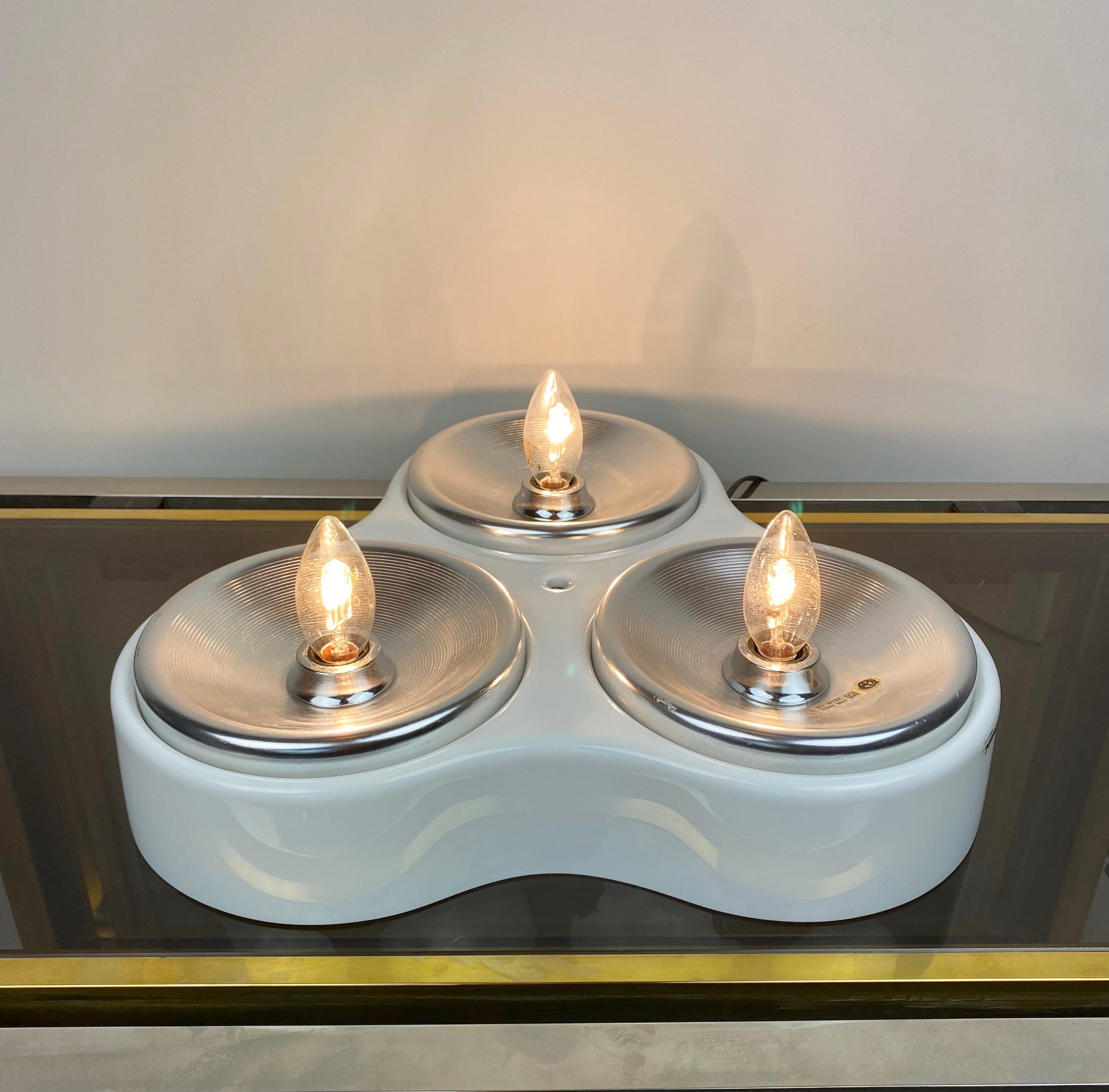Three Lights iGuzzini Chandelier or Sconces, Italy, 1970s In Good Condition For Sale In Rome, IT