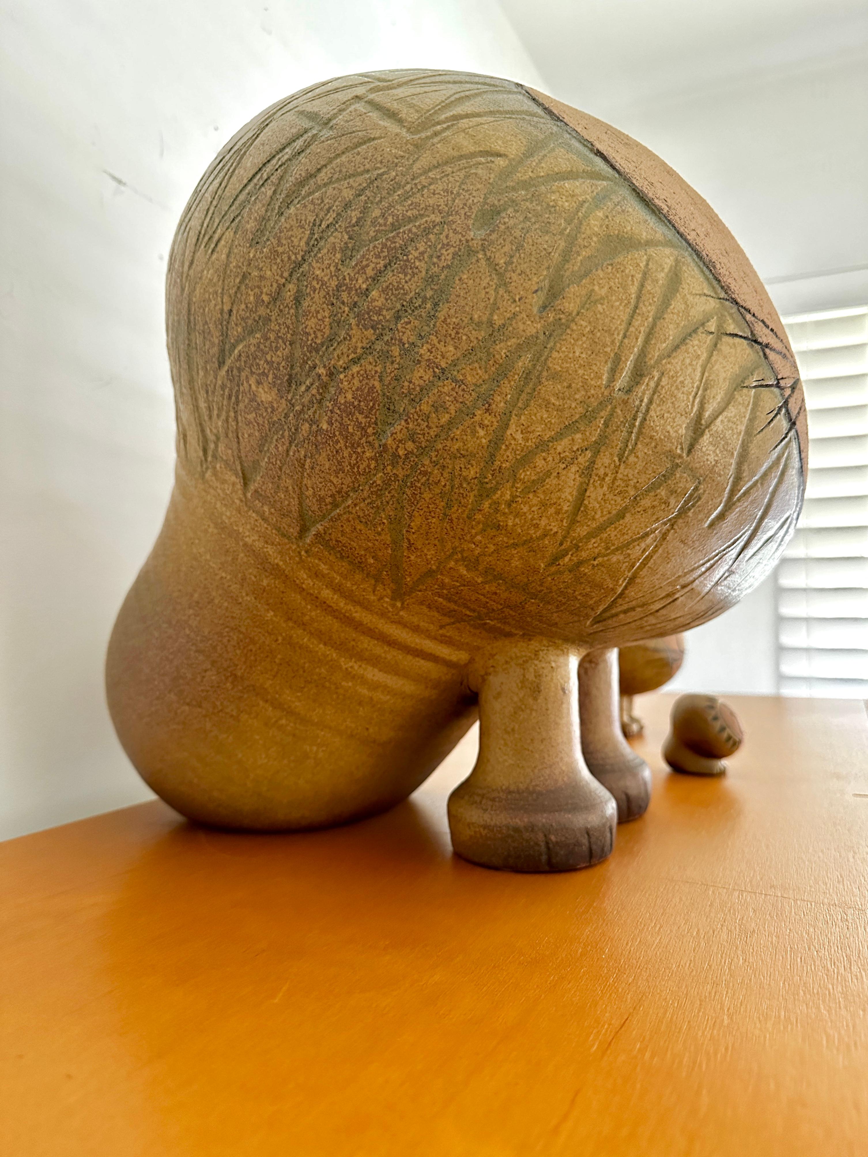 Drei Löwen aus der Afrika-Serie, entworfen von Lisa Larson für Gustavsberg (Keramik) im Angebot