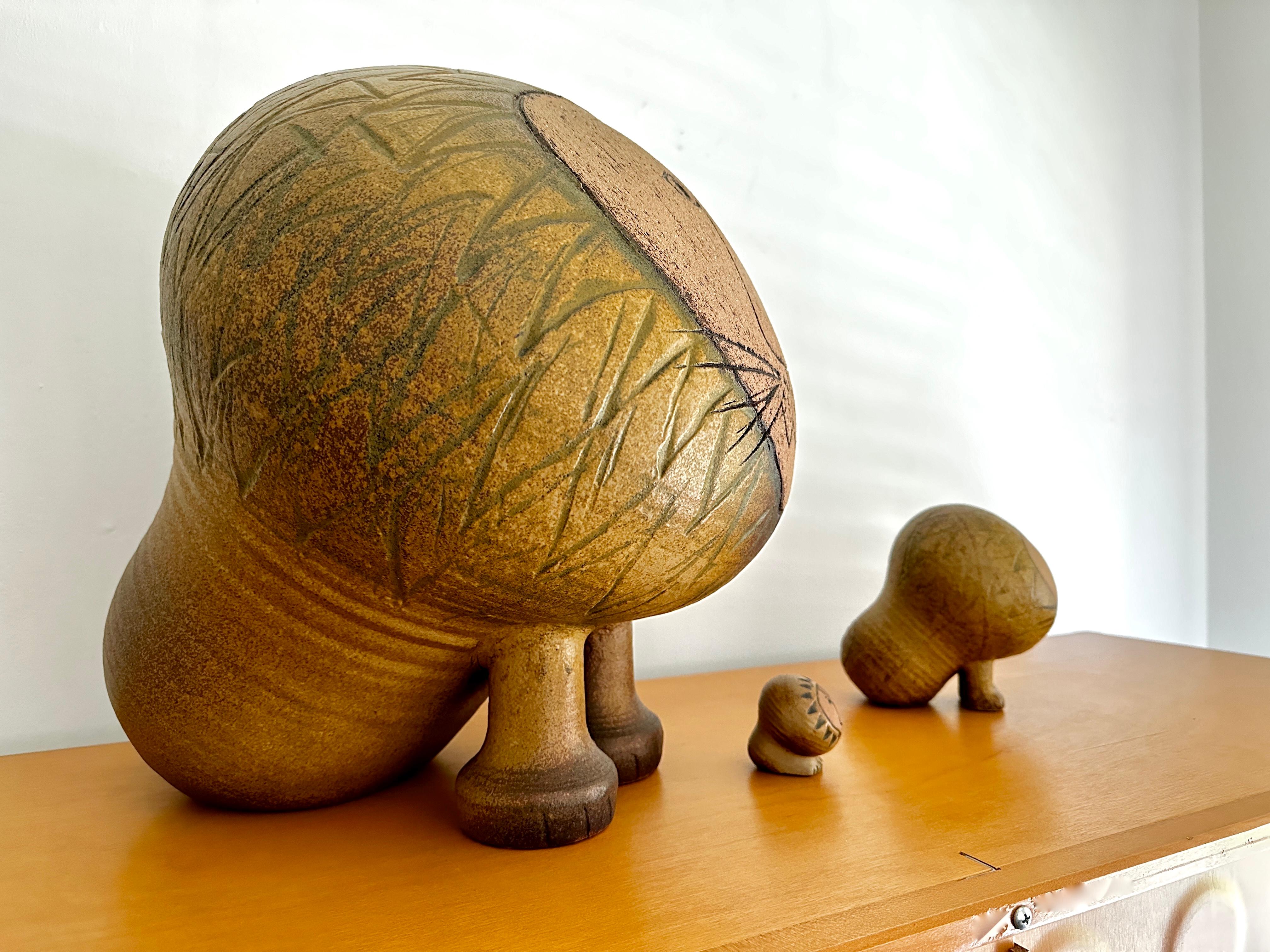 Tres leones de la serie Afrika diseñados por Lisa Larson para Gustavsberg en venta 1