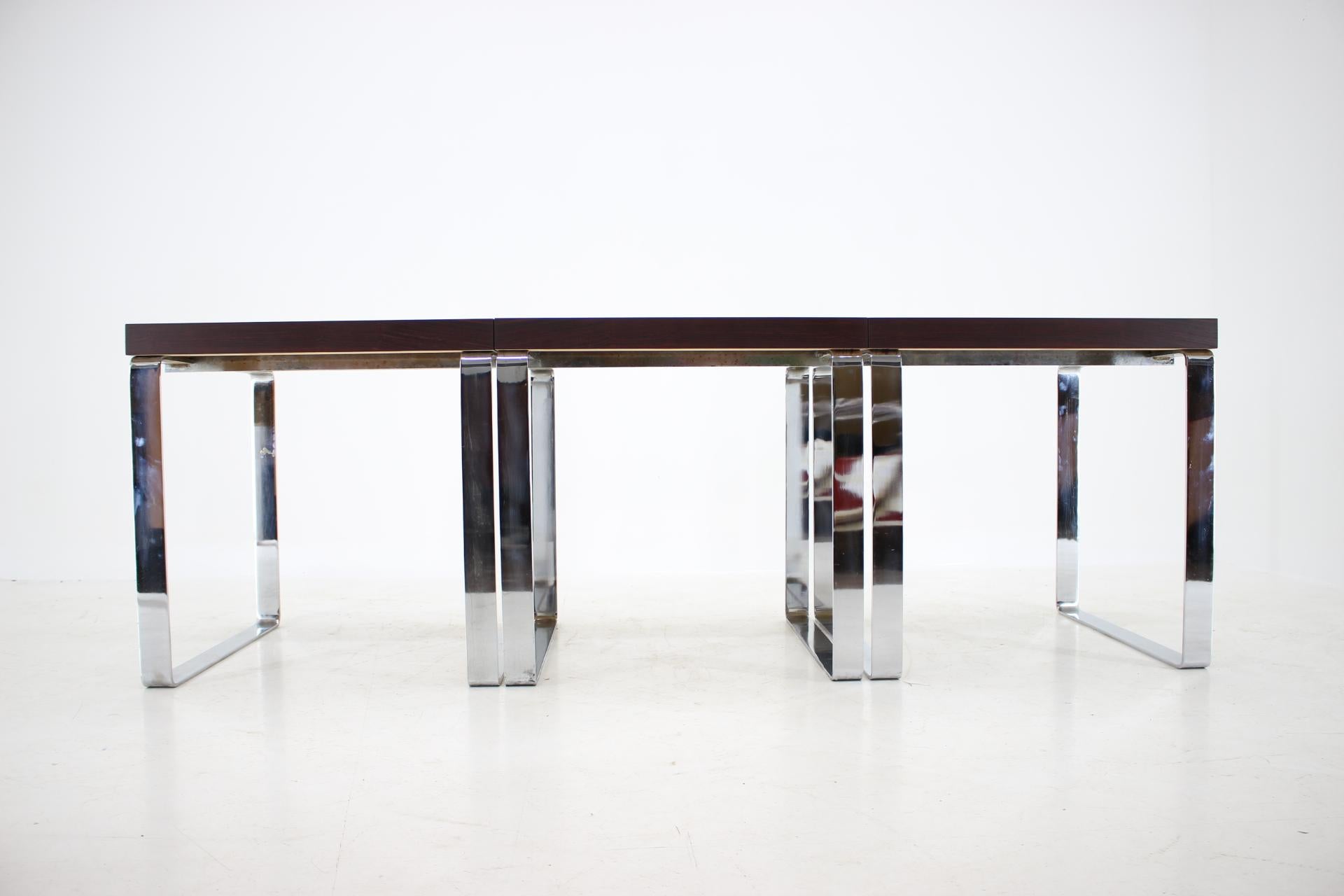 Tchèque Trois luxueuses tables de salle à manger/bureau en palissandre par Ladislav Vrátník:: 1970 en vente