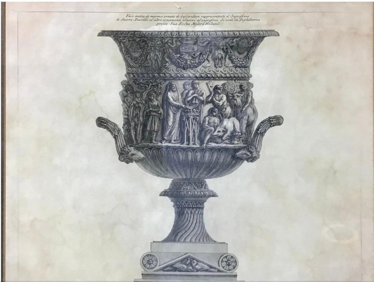 Drei Vasen aus Marmor und ein Sarkophag, Radierung von G.B. Piranesi (18. Jahrhundert und früher) im Angebot