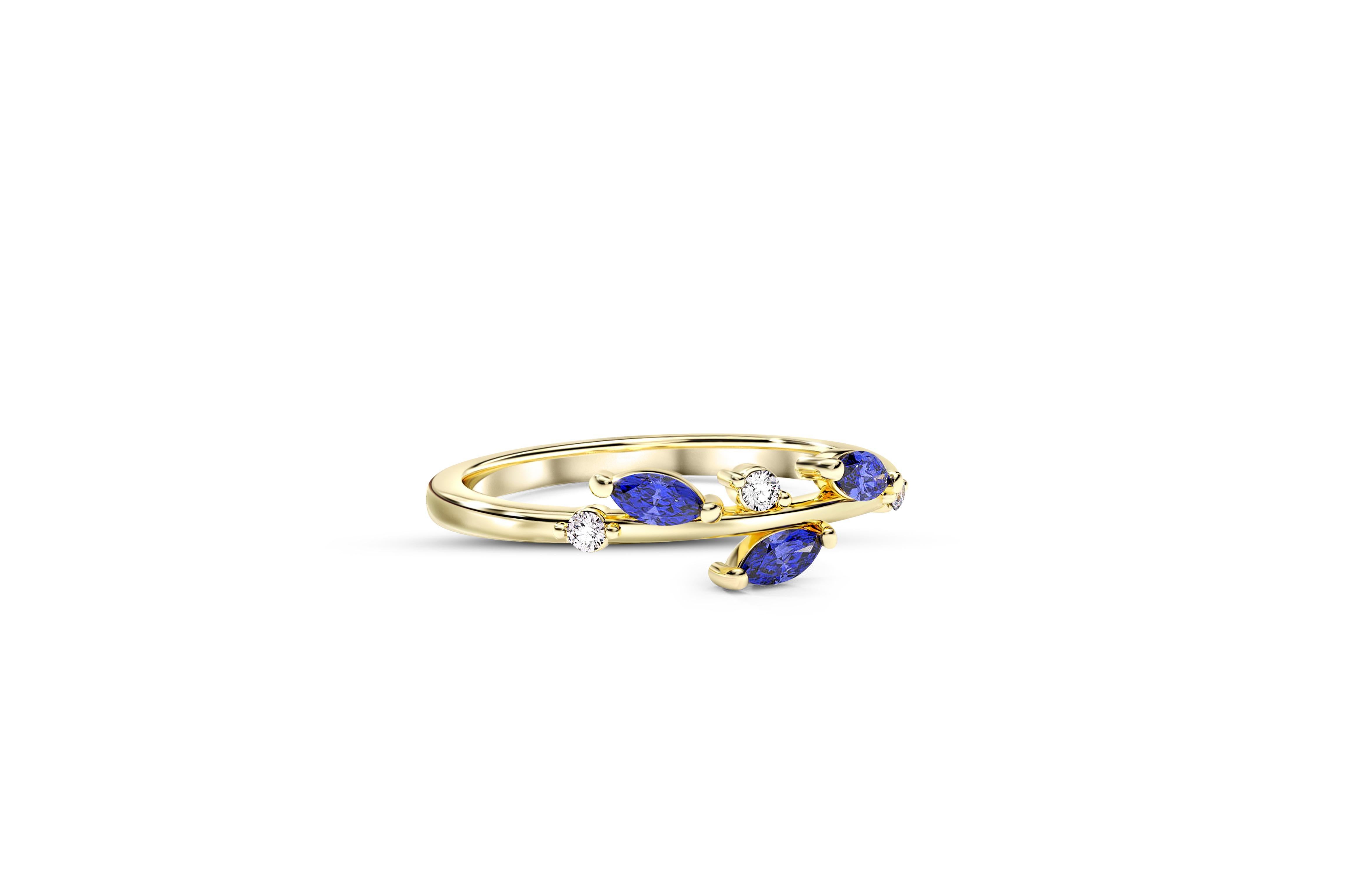 in vendita:  Anello con fascia nuziale a tre marquise in oro 14k 5