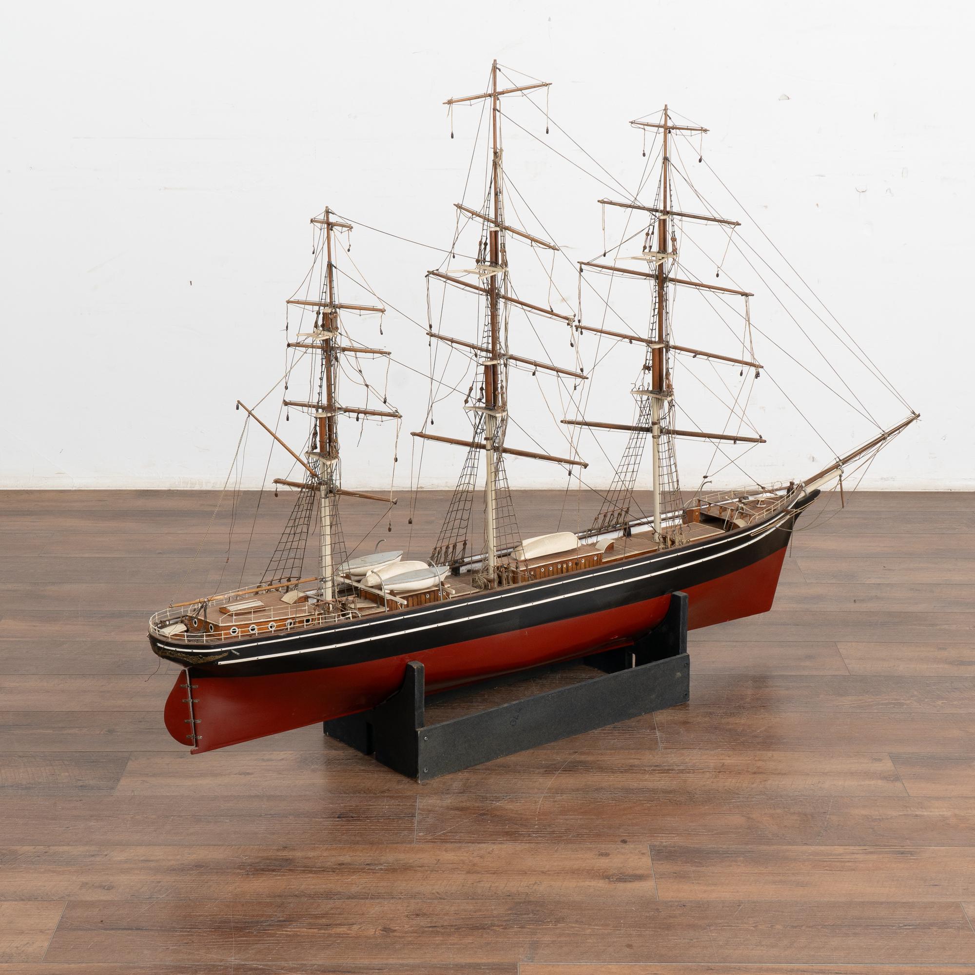 Modello di barca a vela a tre alberi, Danimarca, circa 1920 in vendita 6