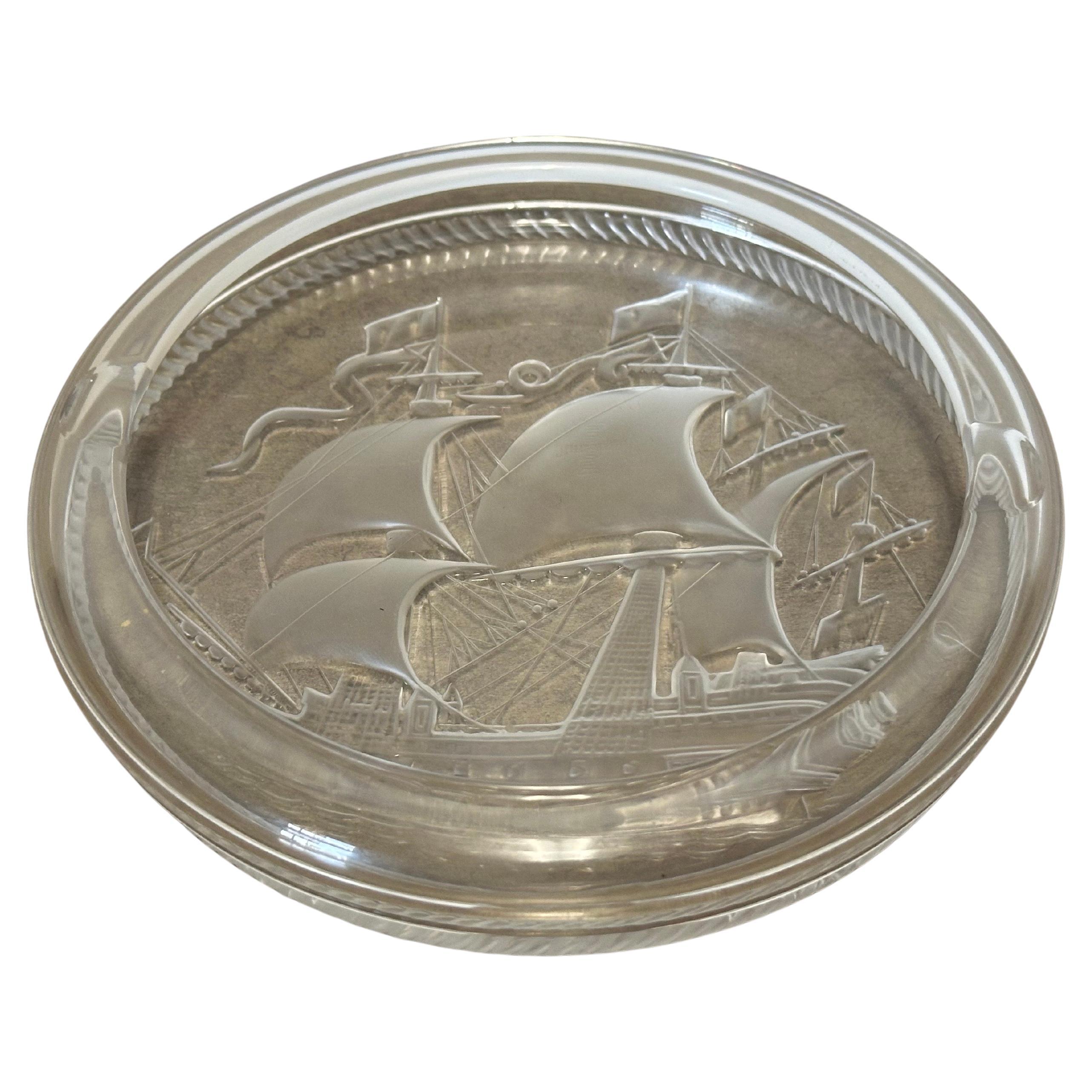 Three Masted Santa Maria Sailboat Crystal Cigar Ashtray by Lalique, Signed In Good Condition For Sale In San Diego, CA