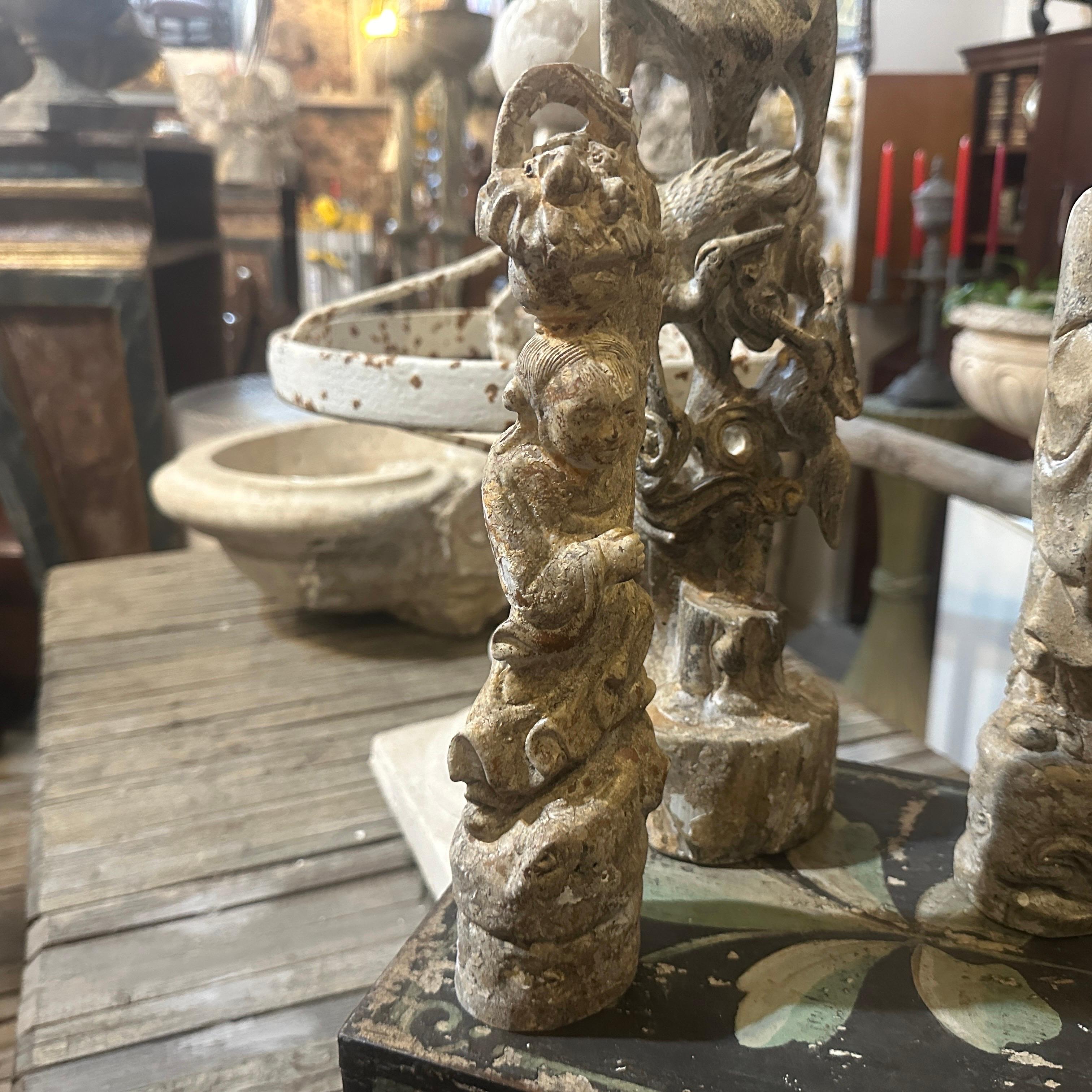 Three Mid-20th Century Stone's Patinated Wood Statues of Chinese Figures In Good Condition For Sale In Catania, Sicilia