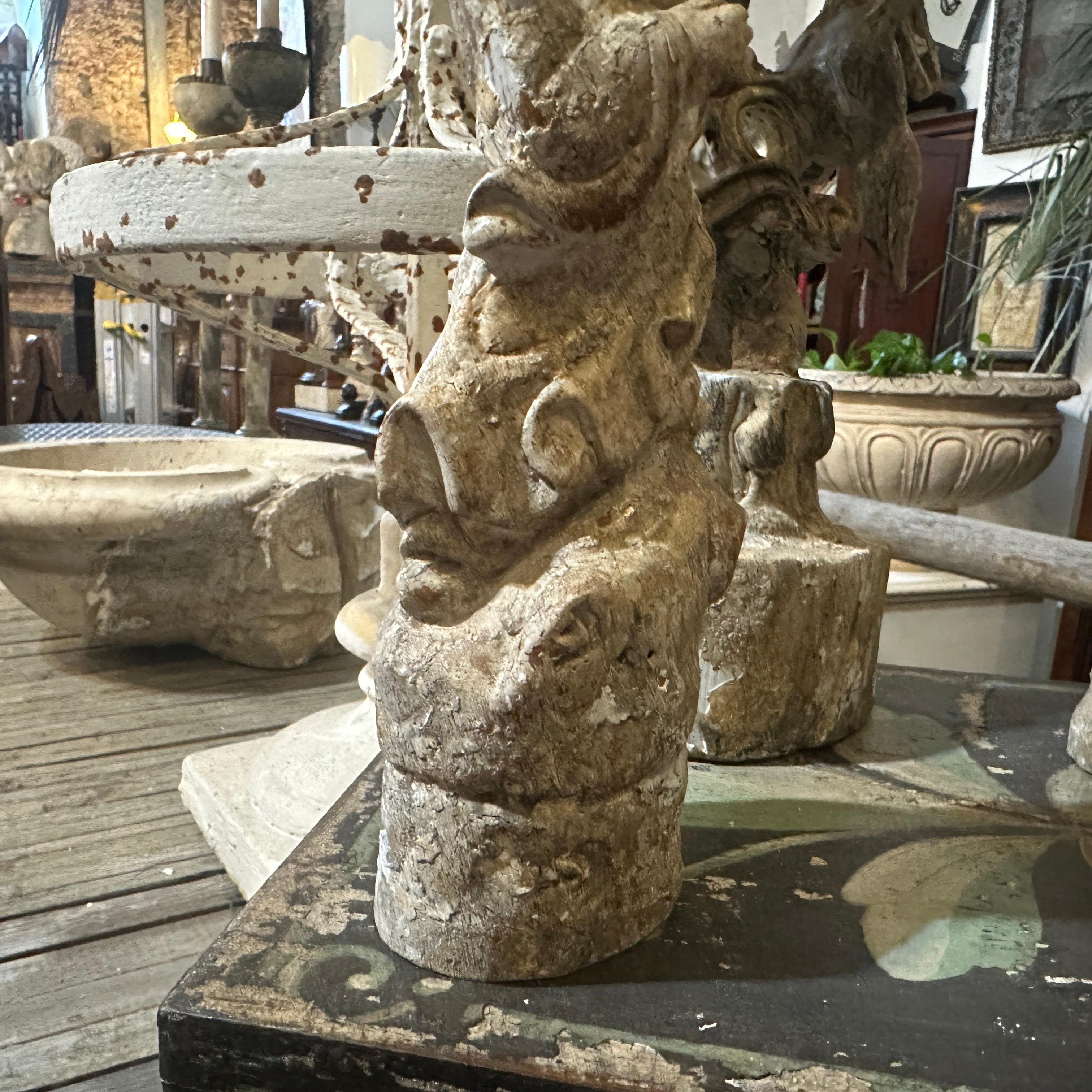 Tre statue in legno patinato di A. Stone della metà del XX secolo raffiguranti figure cinesi in vendita 1