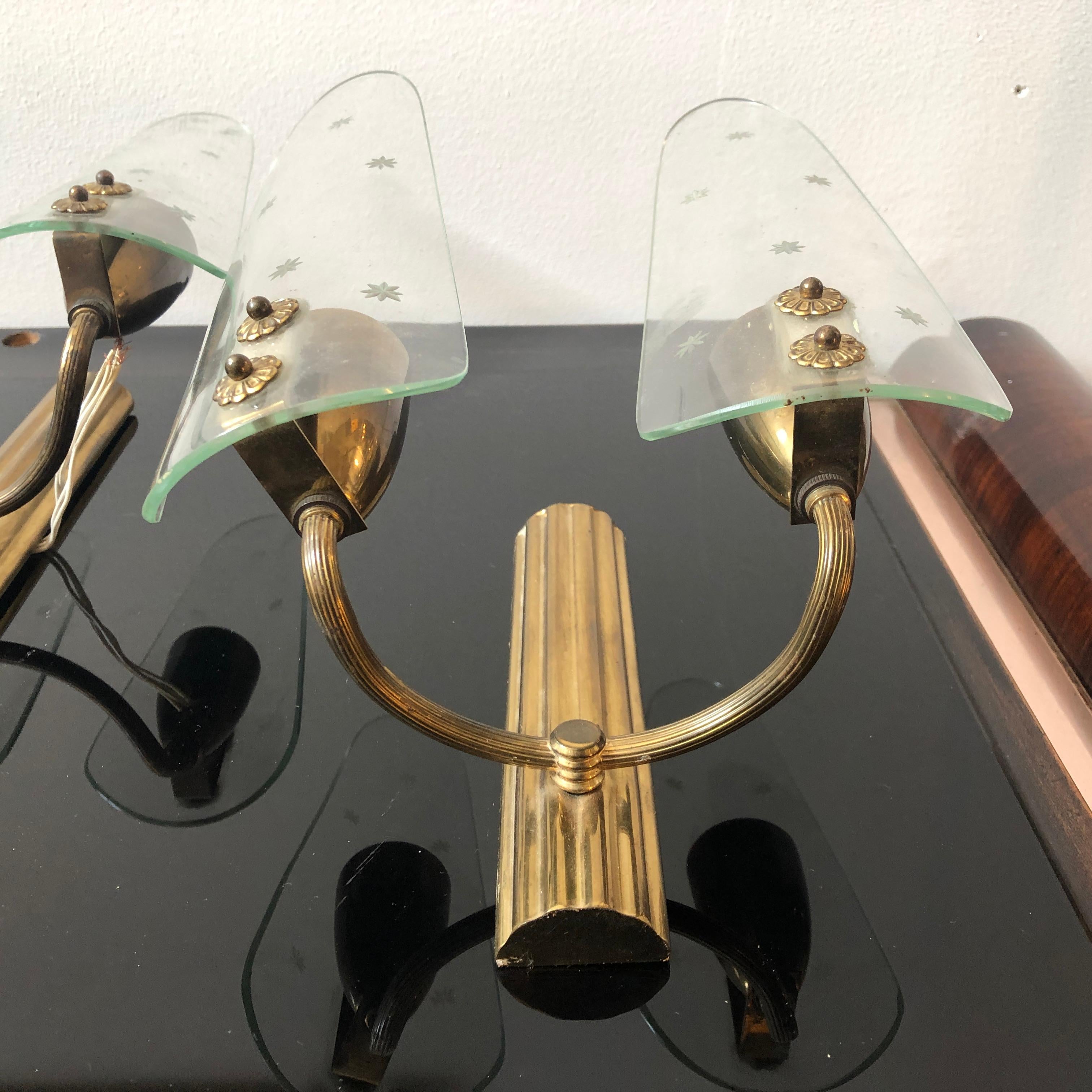 1950s Three Mid-Century Modern Brass and Engraved Glass Italian Wall Sconces 4
