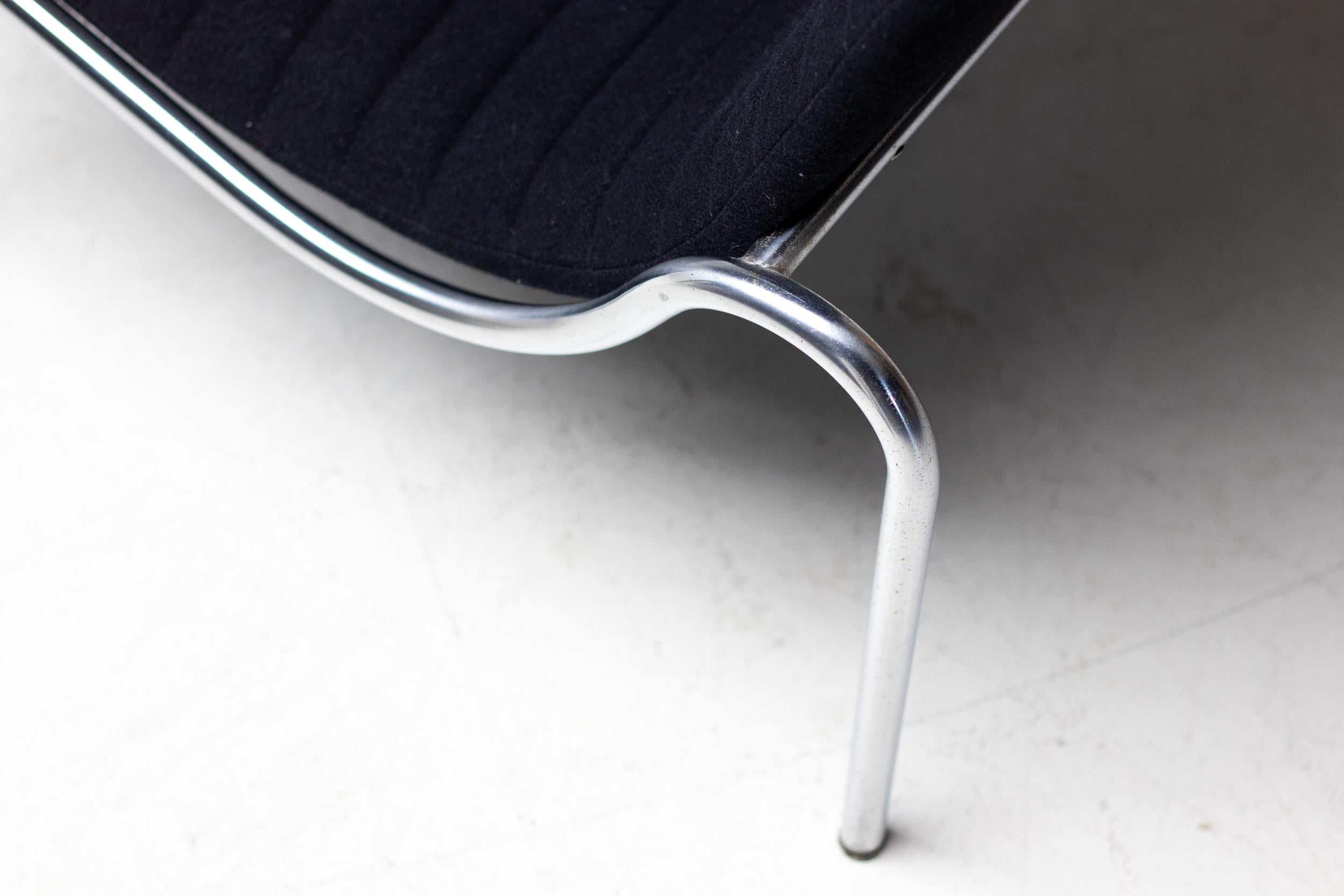 Three Mid Century Modern Kho Liang Ie Model 704 High Back Lounge Chairs Holandés en venta