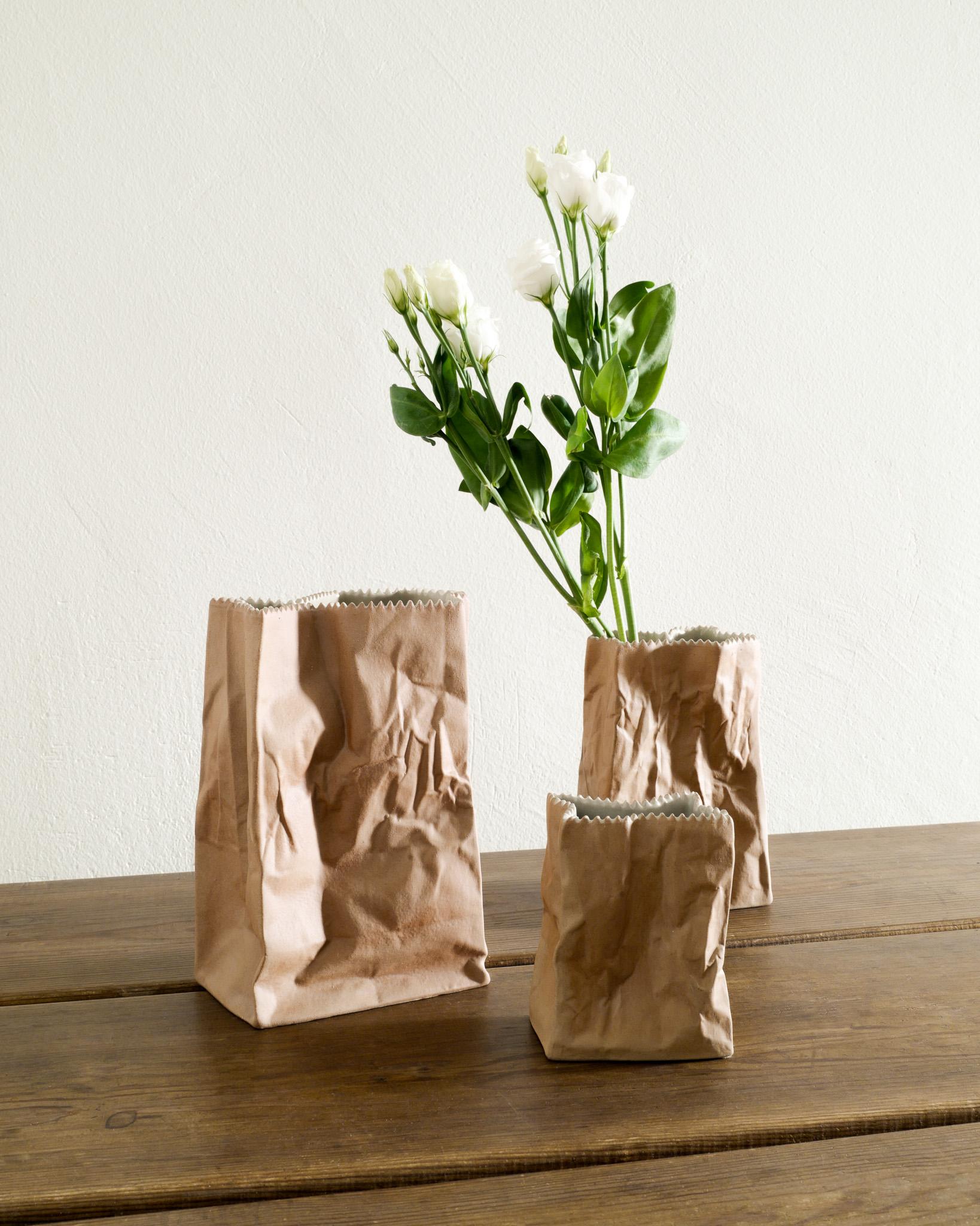Scandinave moderne Ensemble de trois vases en céramique grès « Paper Bag » de Tapio Wirkkala, 1970 en vente