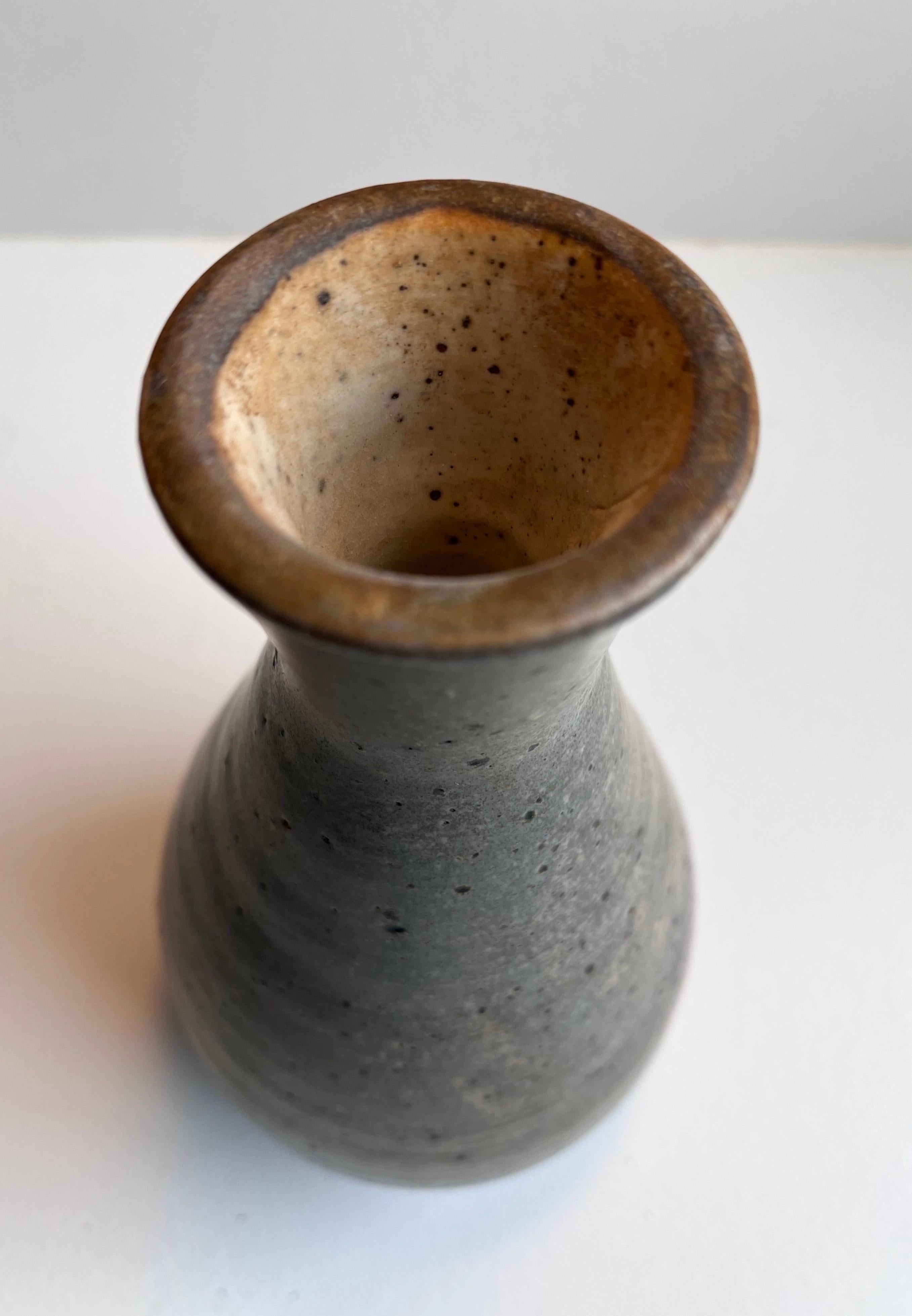 Three Mid-Century Vintage Pots 9