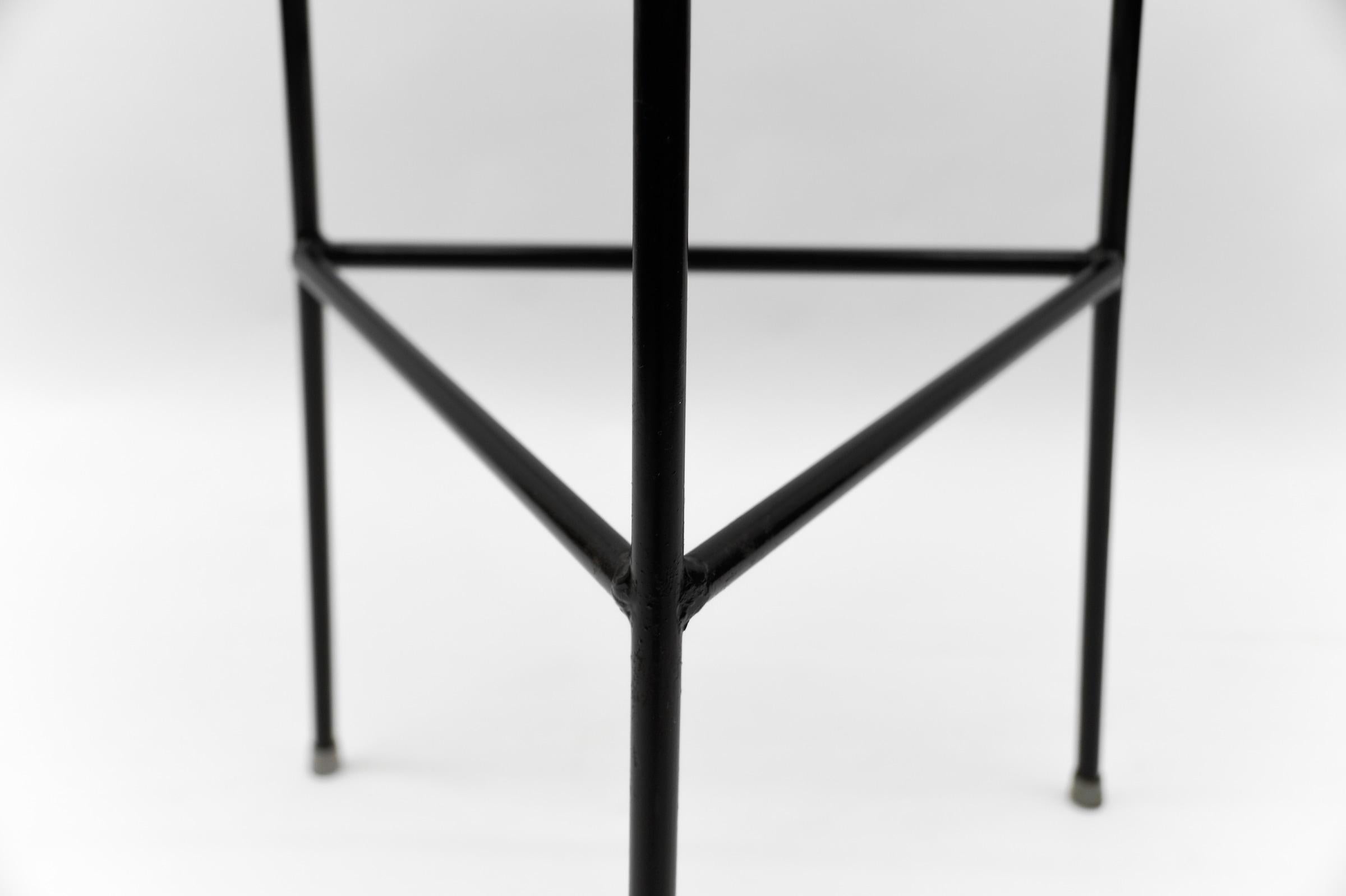 Drei minimalistische Mid-Century-Modern-Barhocker mit Schnur, 1950er Jahre im Angebot 6