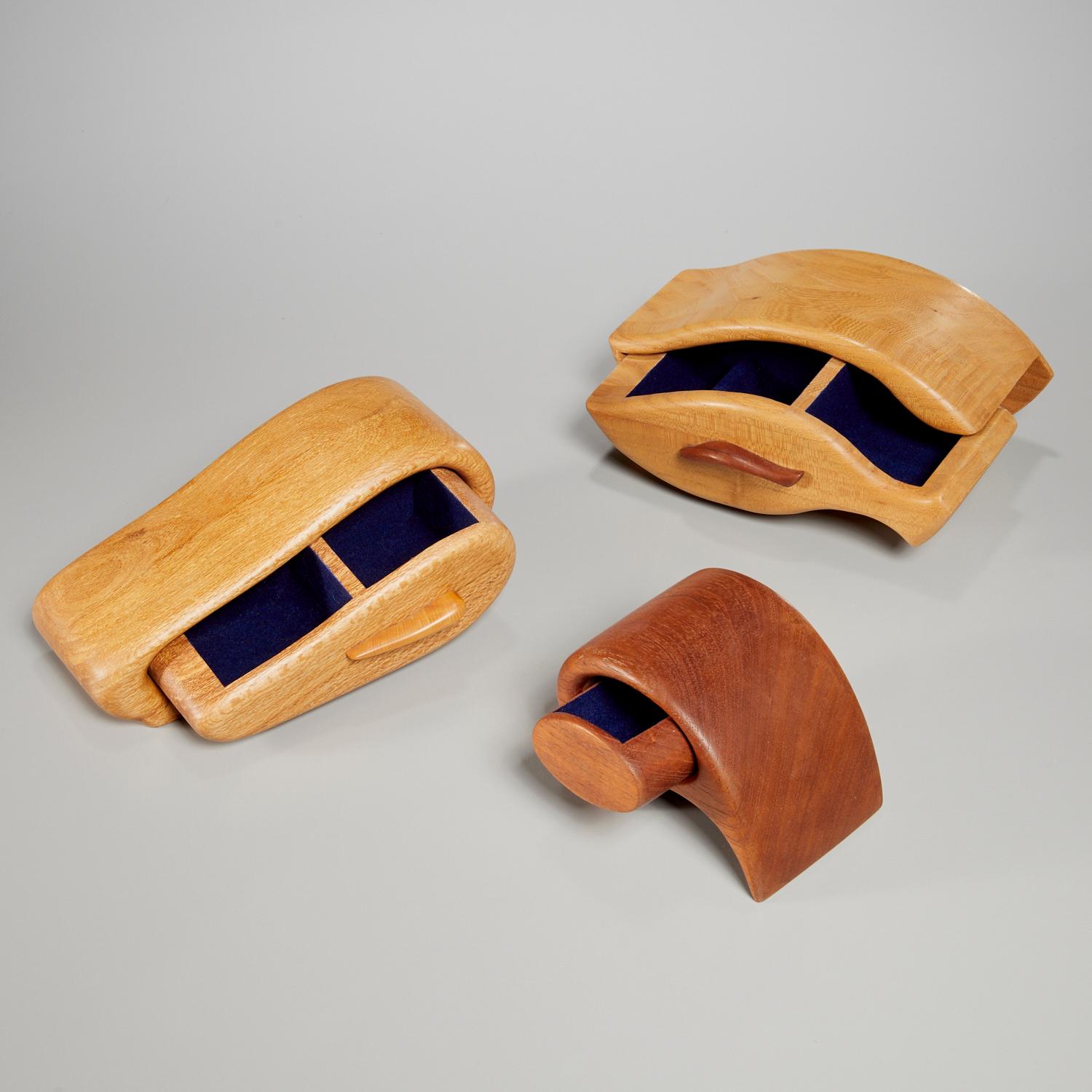 Fait main Trois boîtes à bijoux Modernity Organic Form Wood Studio  Avec intérieur bleu royal en vente