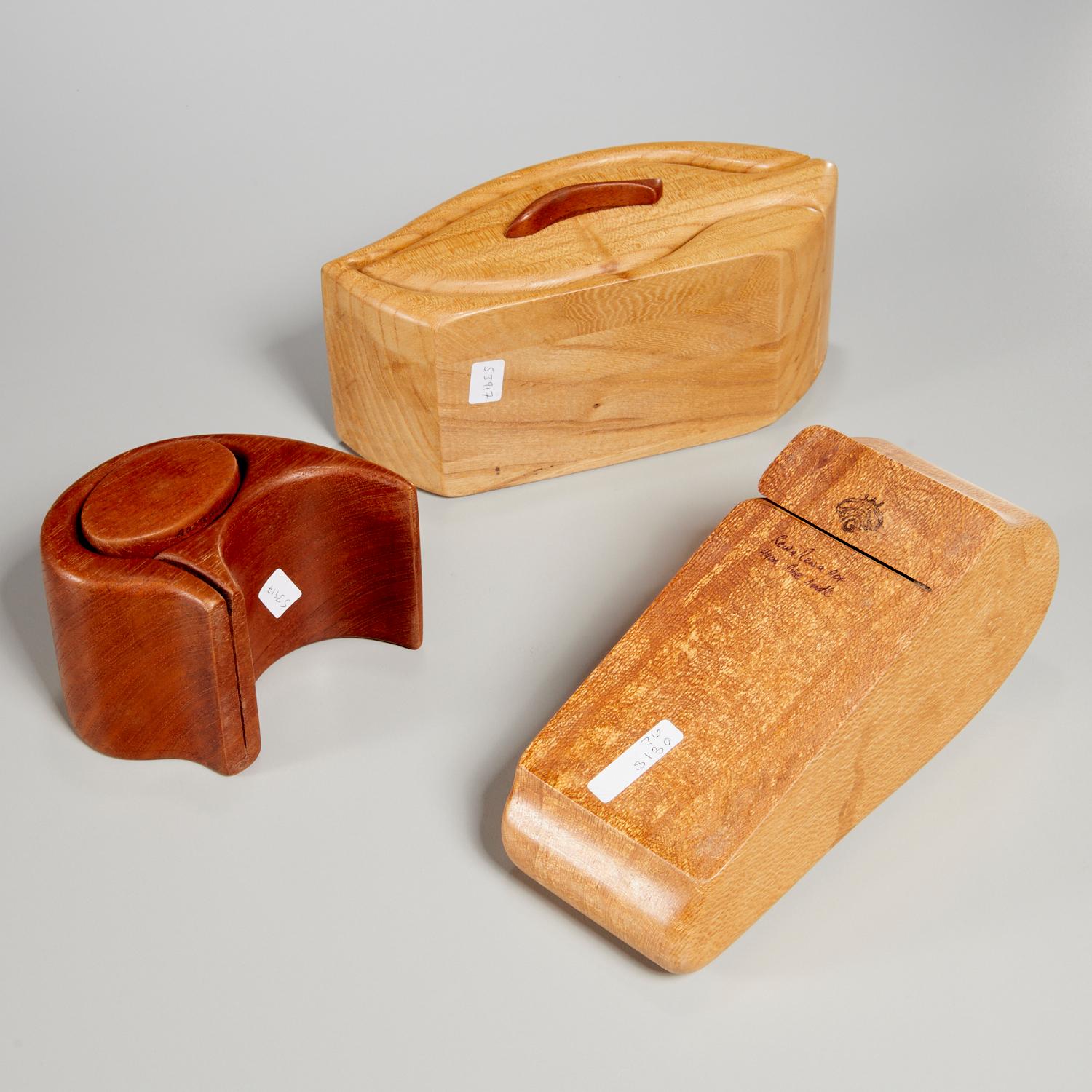 Trois boîtes à bijoux Modernity Organic Form Wood Studio  Avec intérieur bleu royal Bon état - En vente à Morristown, NJ